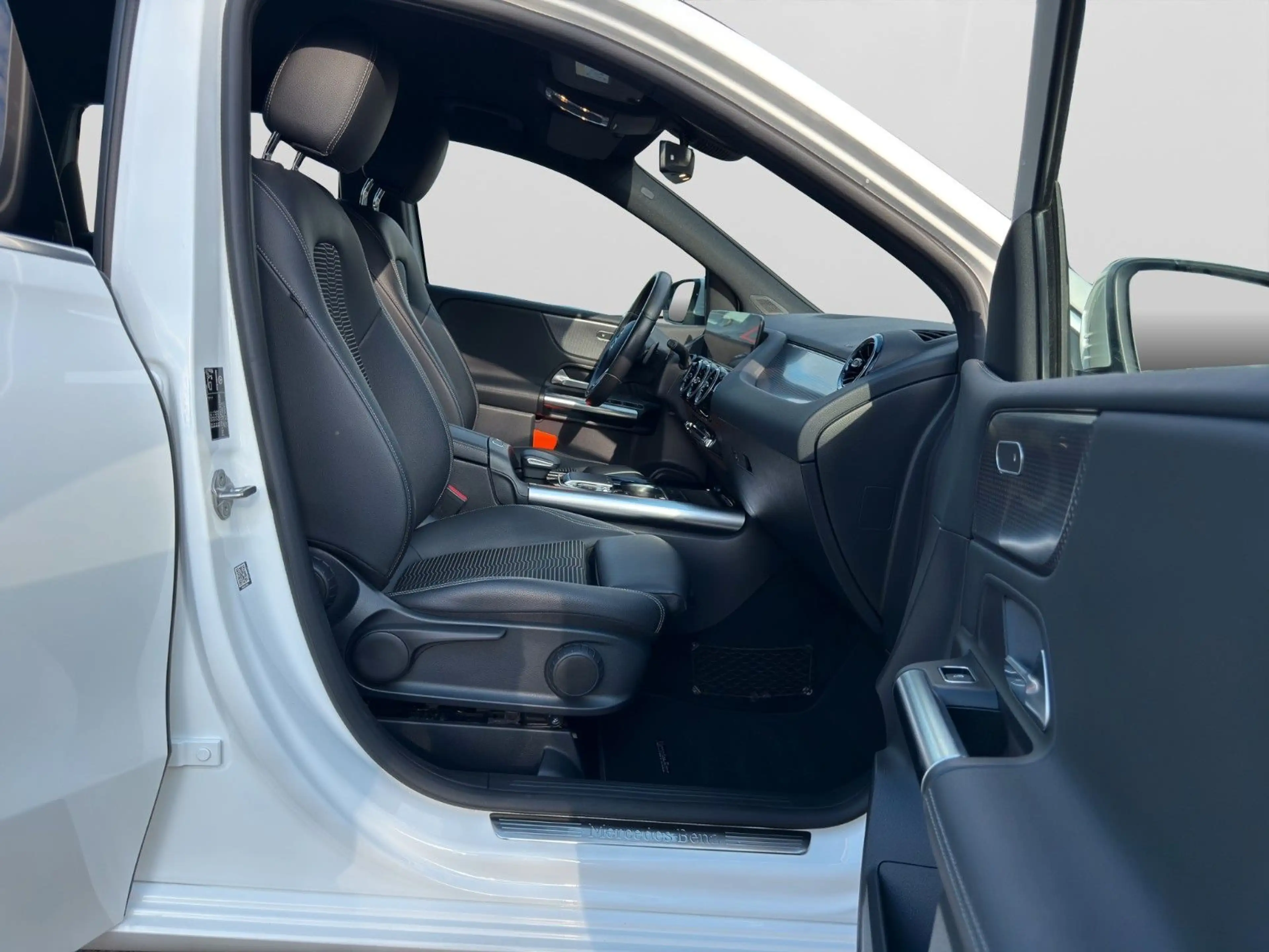 Mercedes-Benz B 220 B B 220 4Matic/Navi/Kamera/LED/Temp./AHK — photo 14
