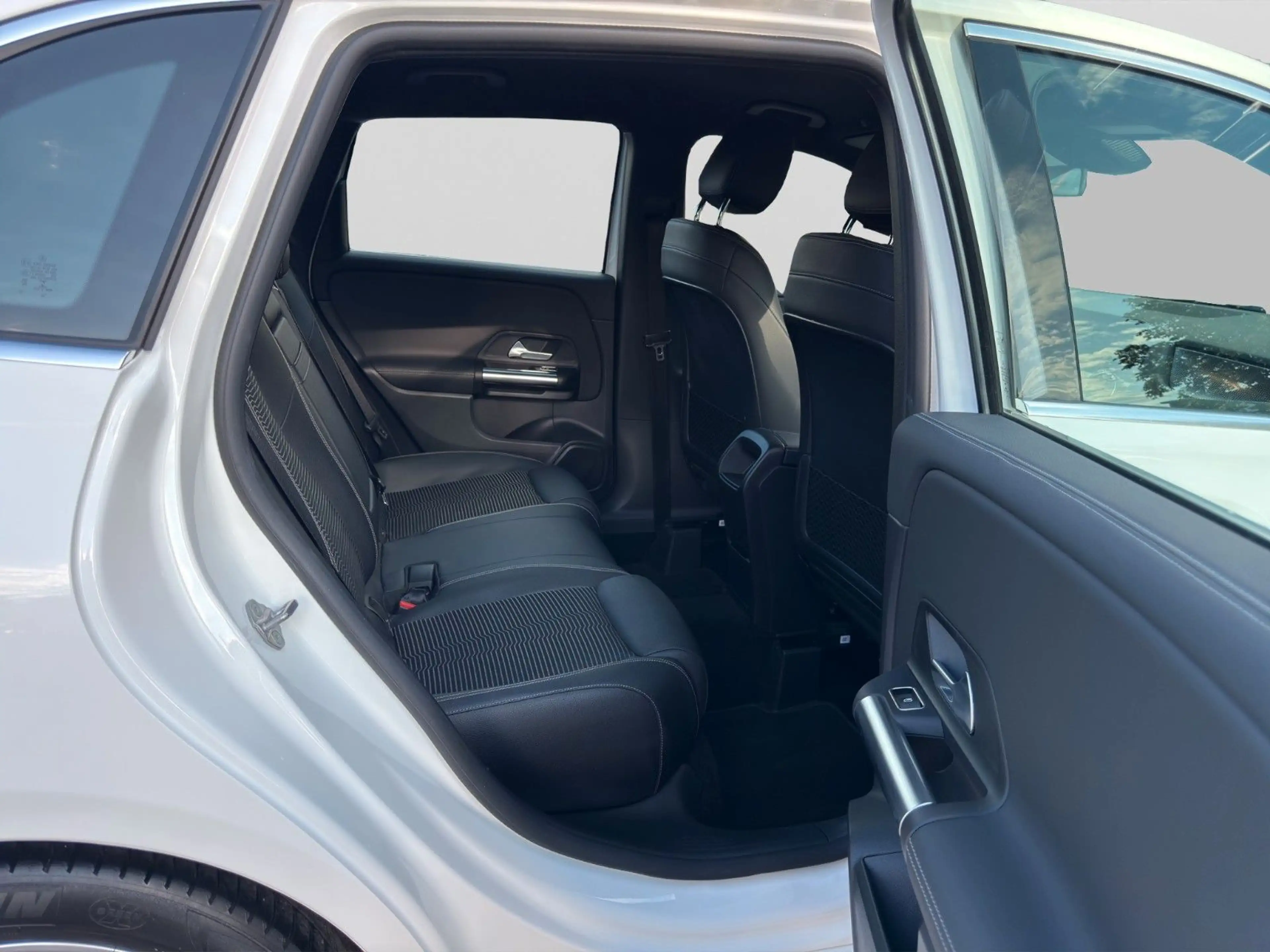 Mercedes-Benz B 220 B B 220 4Matic/Navi/Kamera/LED/Temp./AHK — photo 13