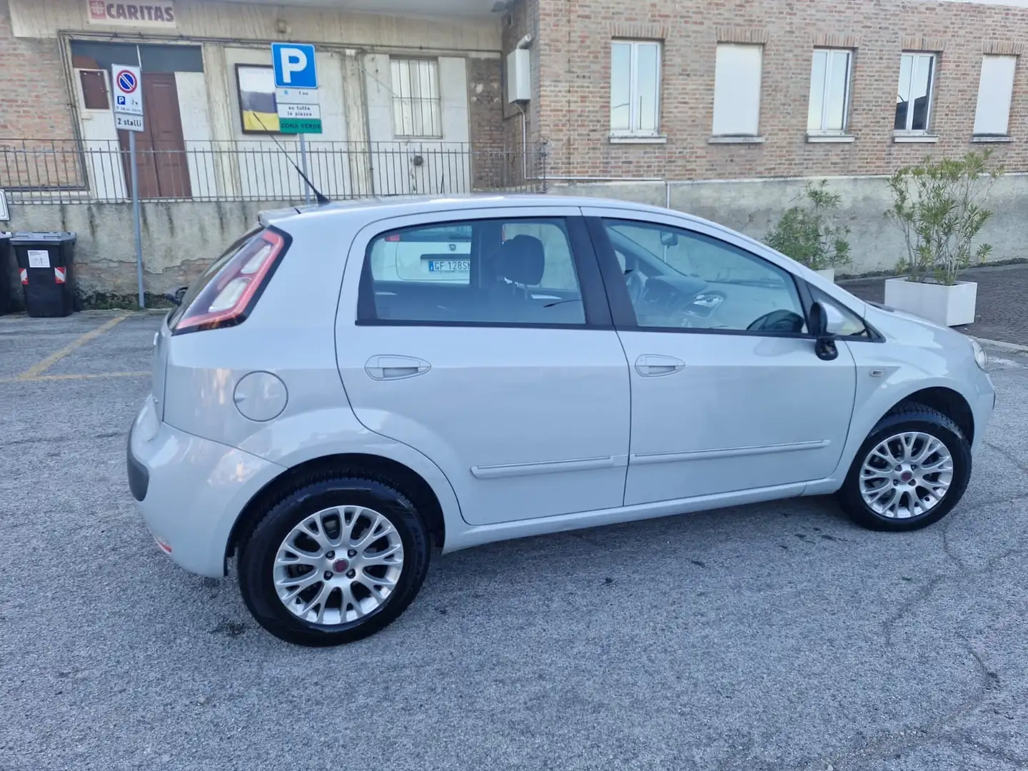 Fiat Grande Punto 5p 1.4 natural power Actual 77cv - 1