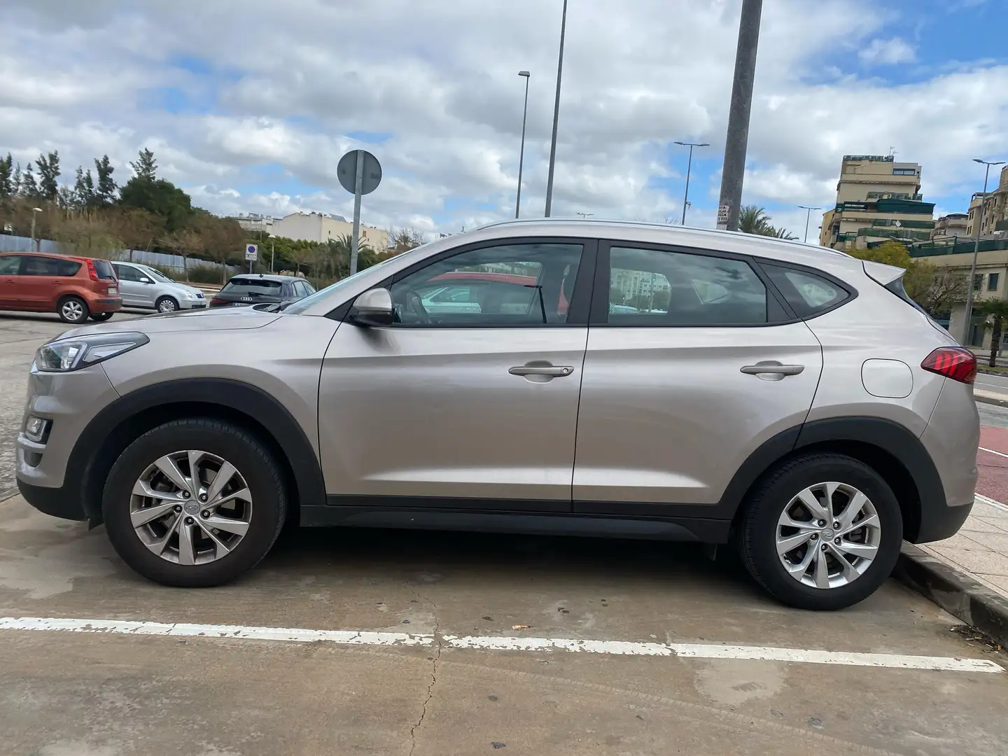 Hyundai TUCSON 1.6 GDI BE Klass 4x2 Beige - 2