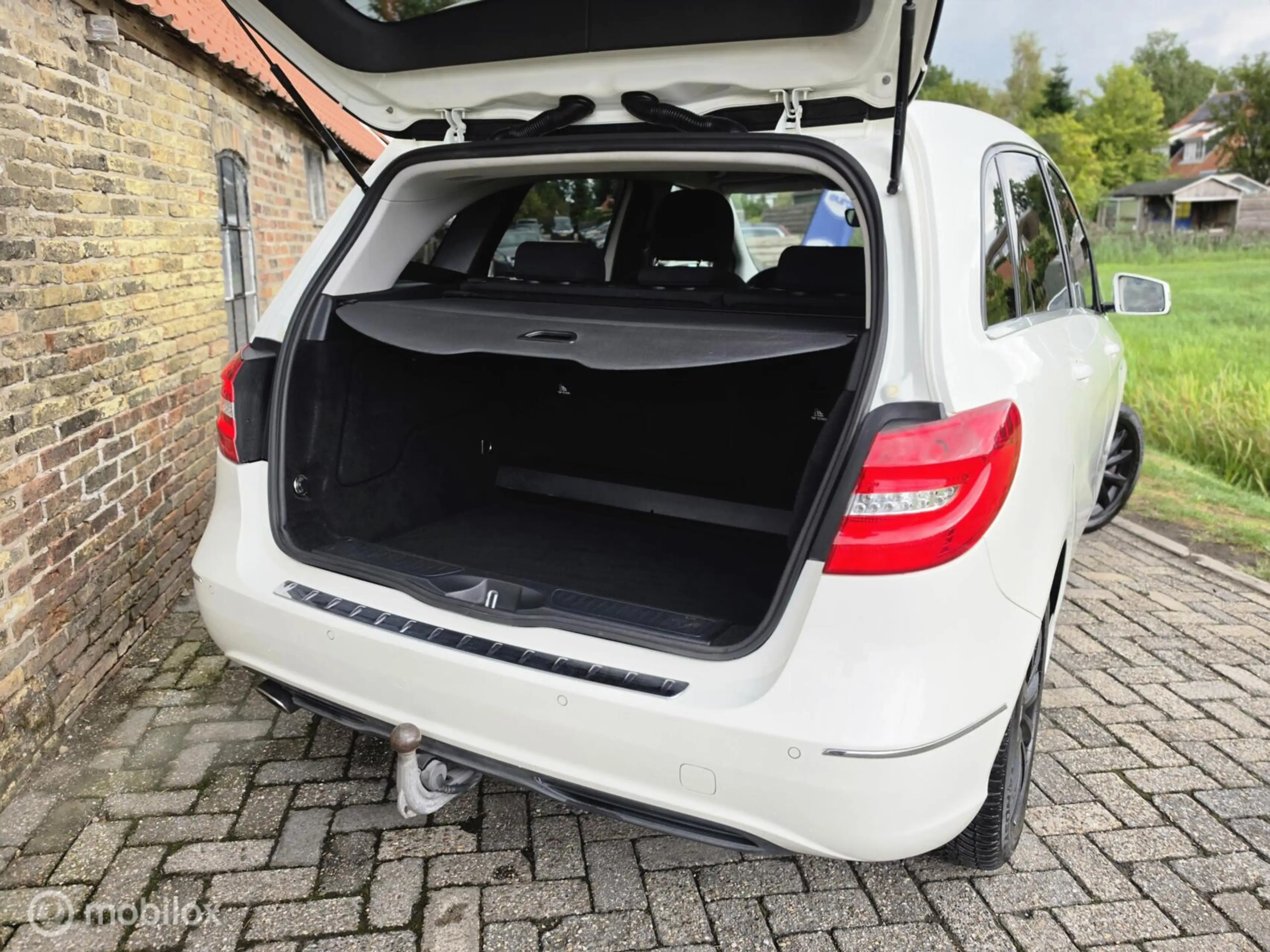 Mercedes-Benz B 200 Ambition — photo 14