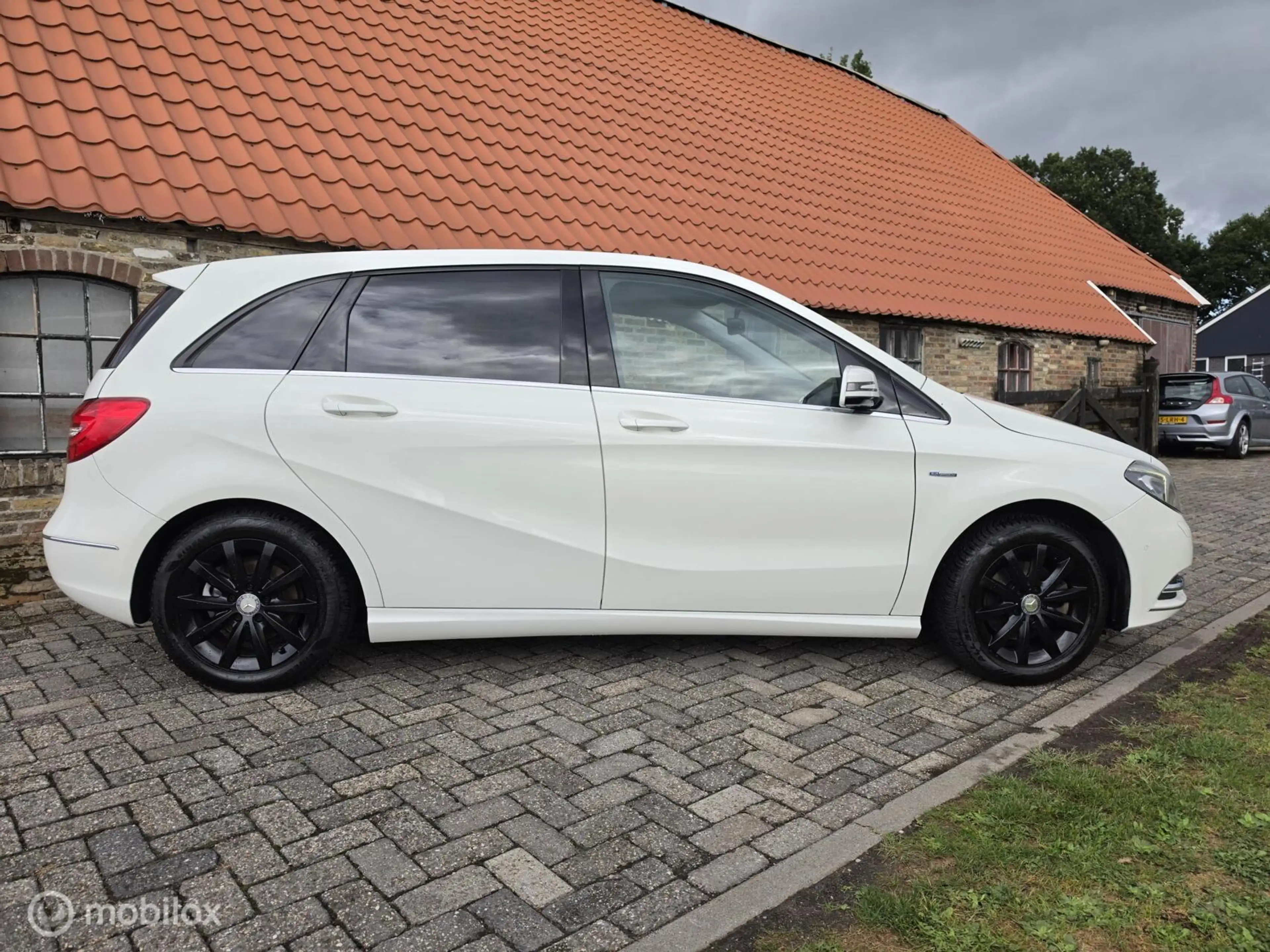 Mercedes-Benz B 200 Ambition — photo 12