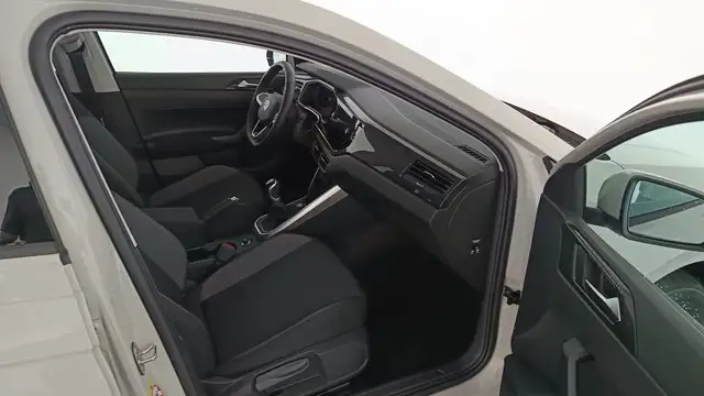 Volkswagen Polo view 10
