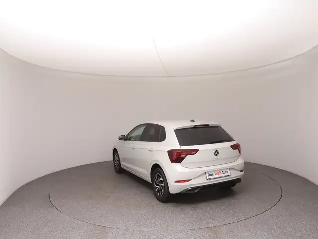 Volkswagen Polo view 5