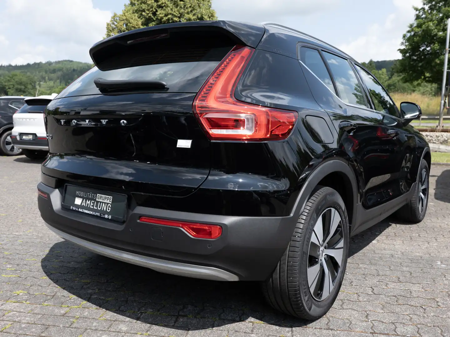Volvo XC40 T4 Inscription Expression Recharge PANO Schwarz - 2