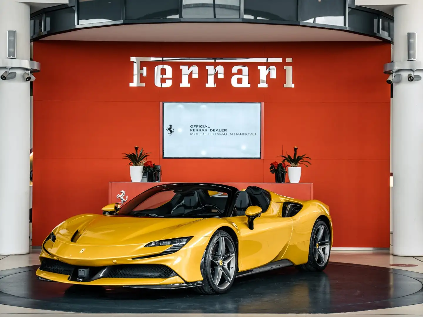 Ferrari SF90 Spider Rac.Sitze*ADAS*SURR*JBL*APPLE C.PLAY Geel - 2