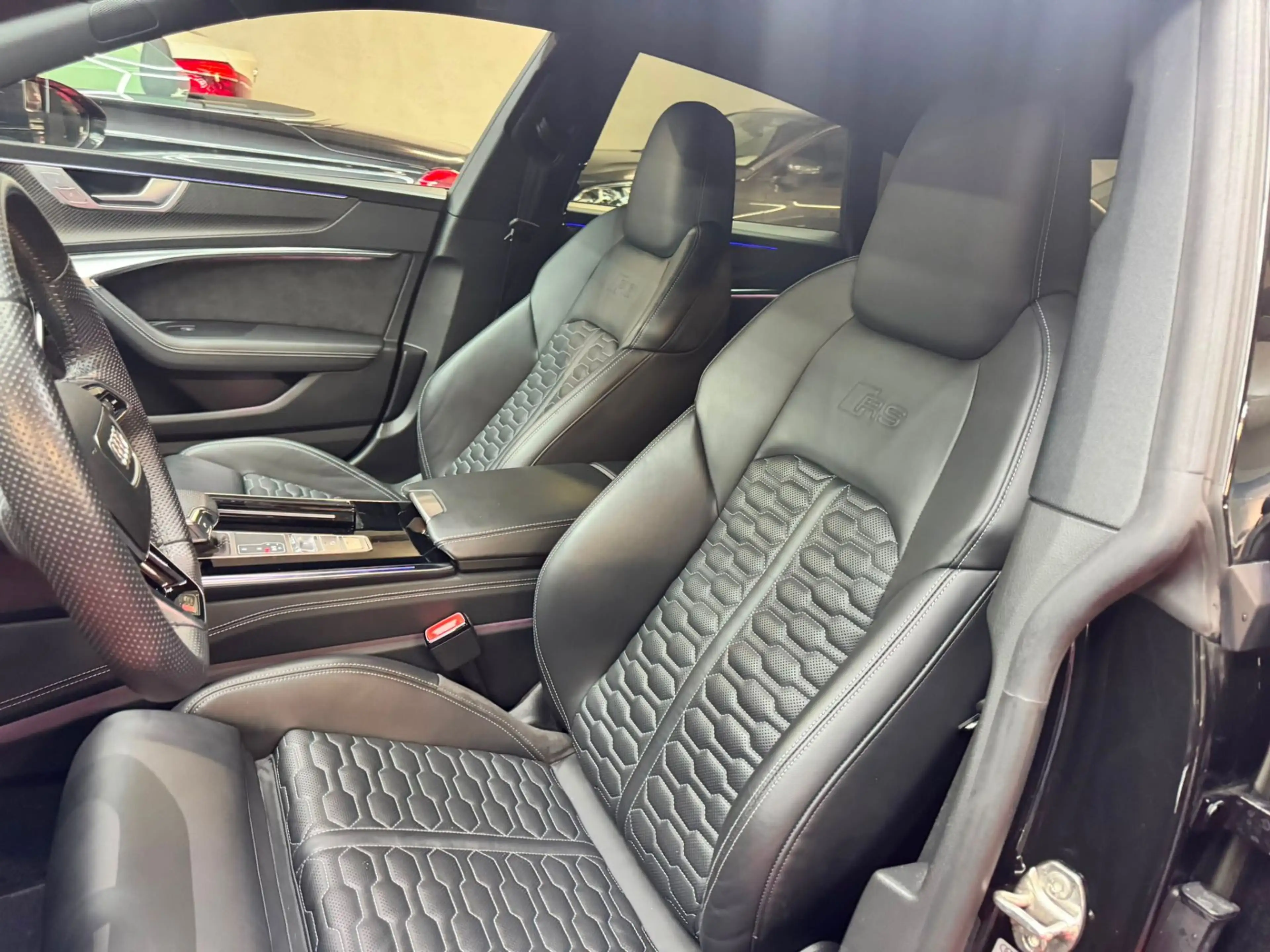 Audi RS7 Sportback 4,0 TFSI quattro S-tronic — photo 17