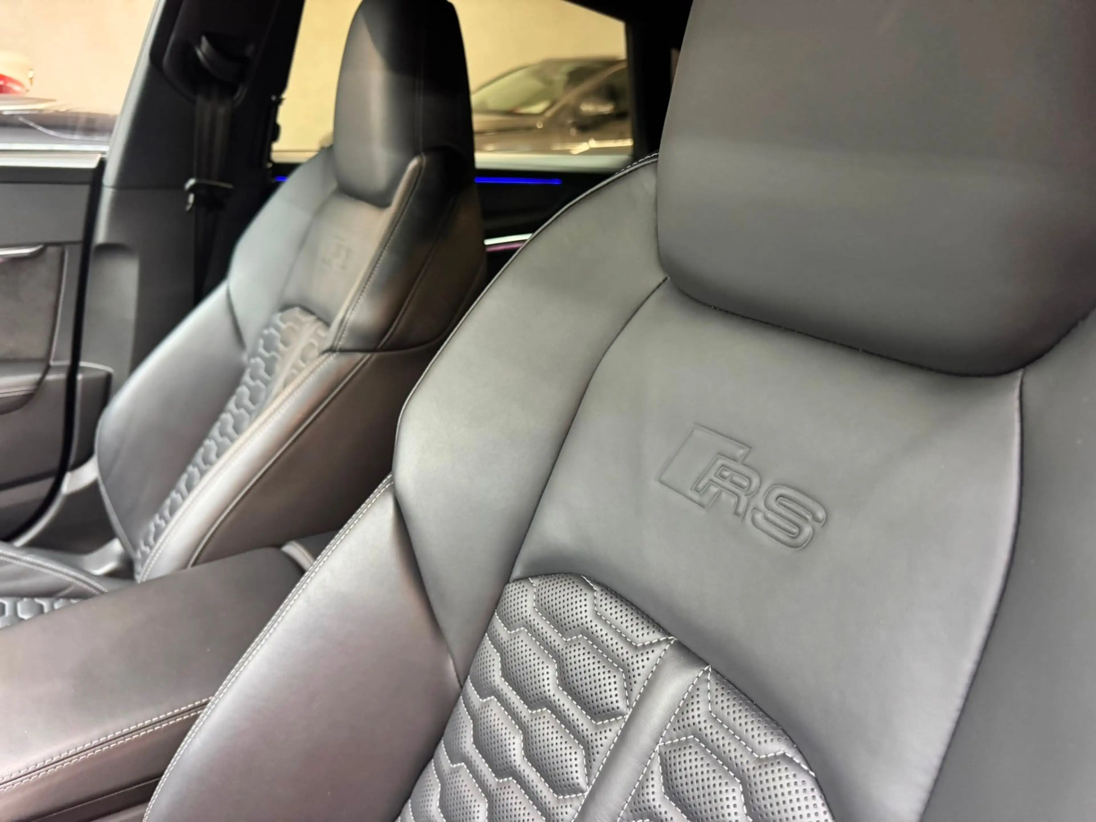 Audi RS7 Sportback 4,0 TFSI quattro S-tronic — photo 16