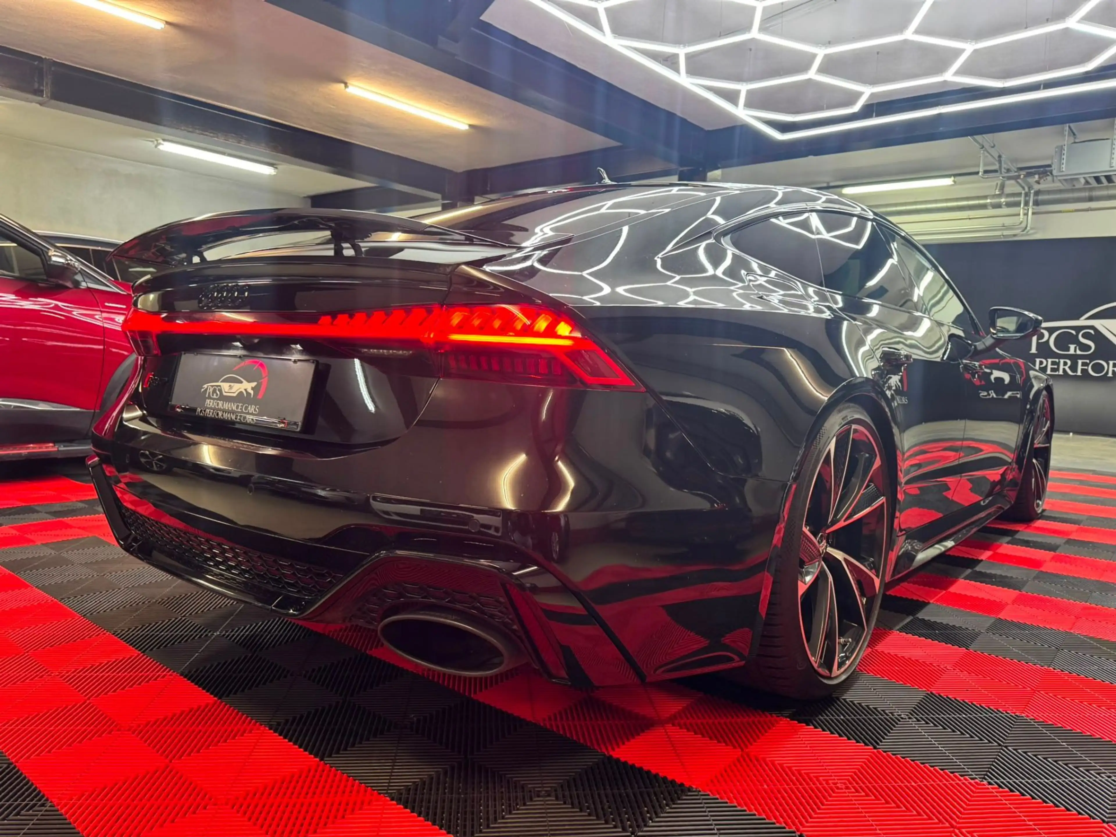 Audi RS7 Sportback 4,0 TFSI quattro S-tronic — photo 9
