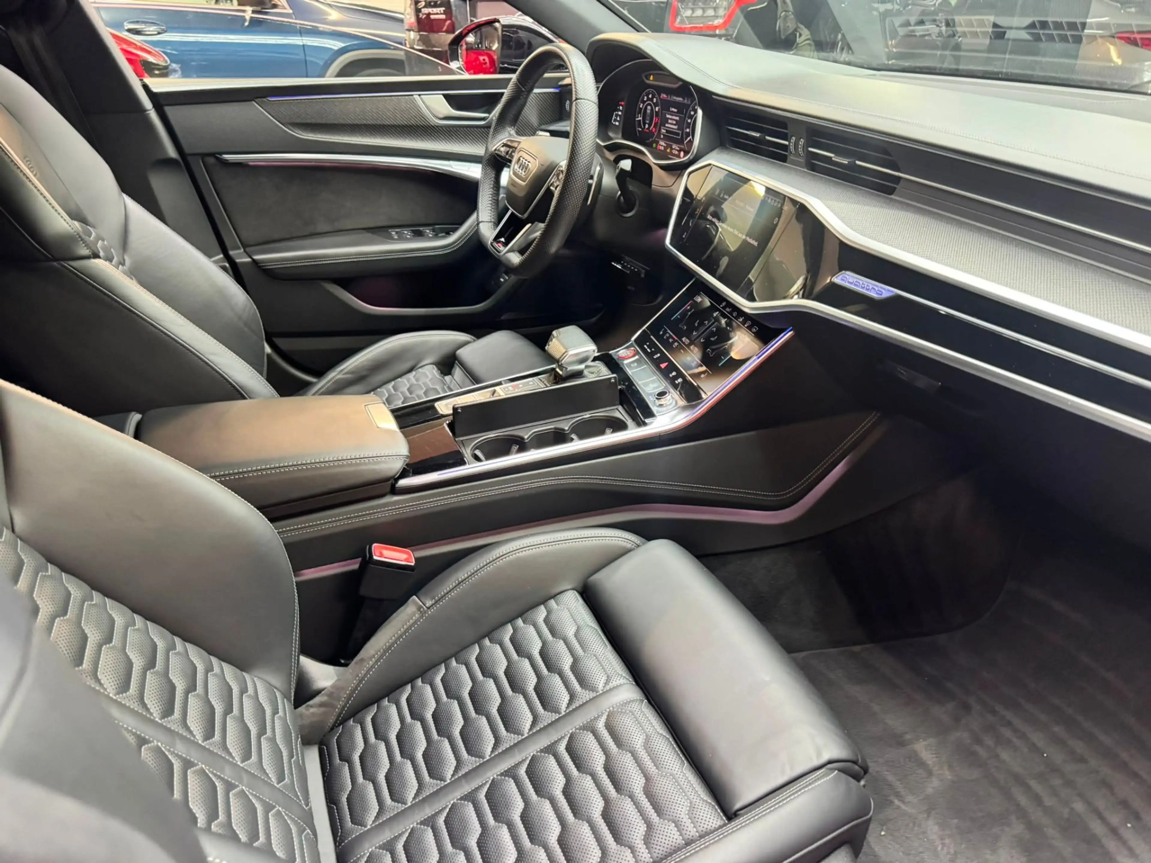 Audi RS7 Sportback 4,0 TFSI quattro S-tronic — photo 12