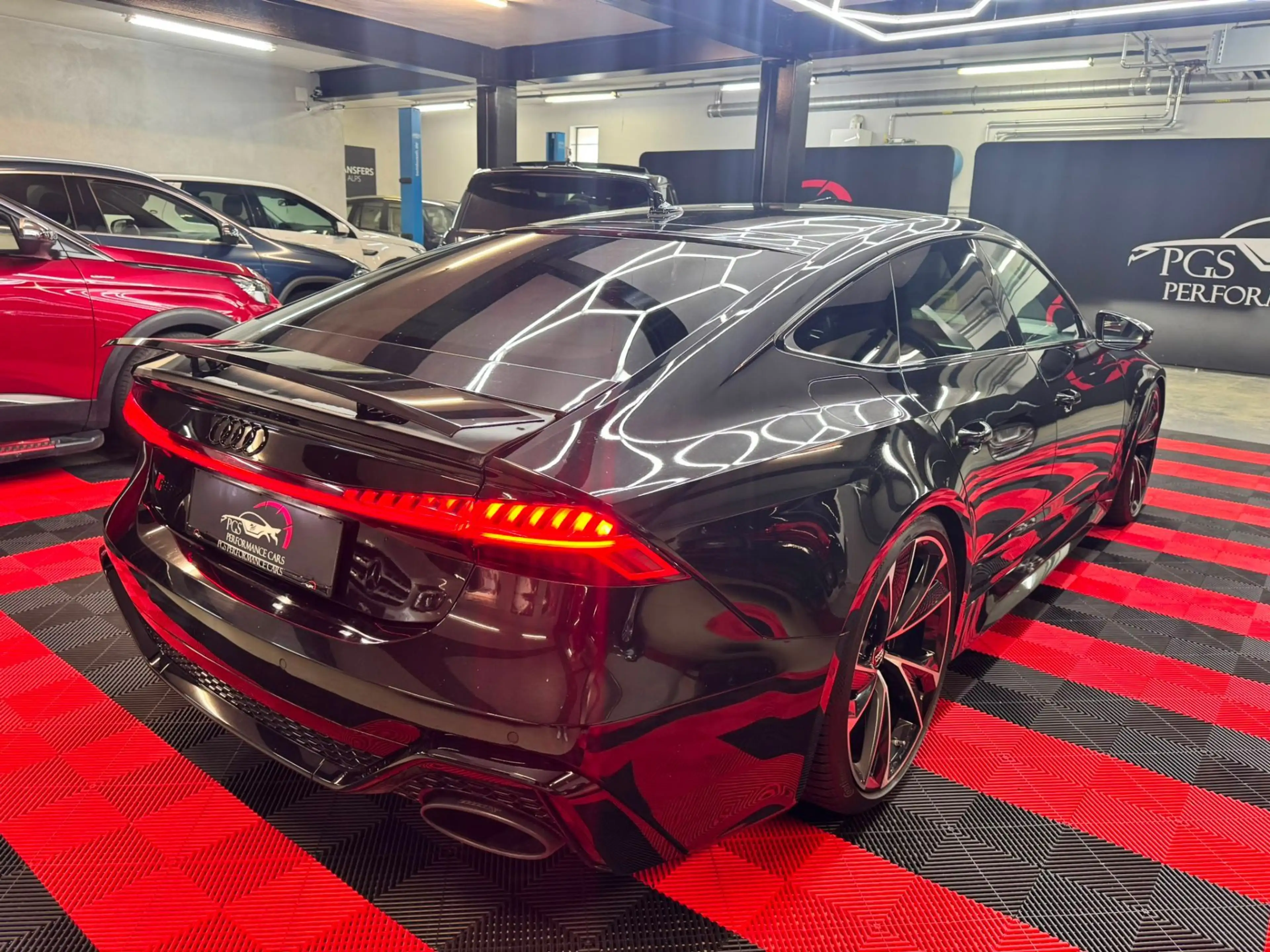 Audi RS7 Sportback 4,0 TFSI quattro S-tronic — photo 8