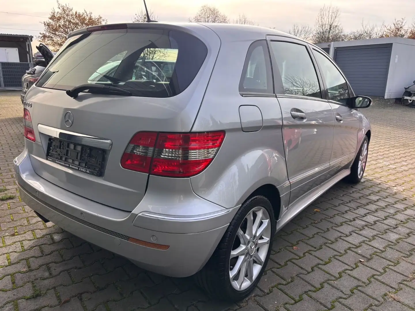 Mercedes-Benz B 200 NEUZUSTD ähnl. Teilleder AHK abn 17`Alu Silber - 2