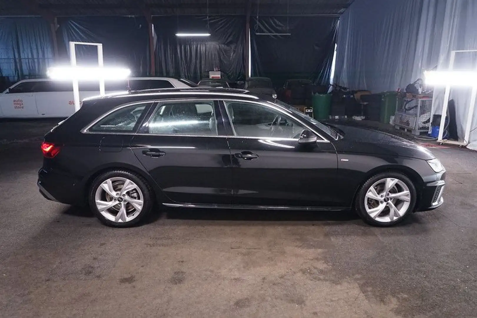 Audi A4 35 TFSI S Tronic S Line *TOUR-PAKET *LE Schwarz - 1