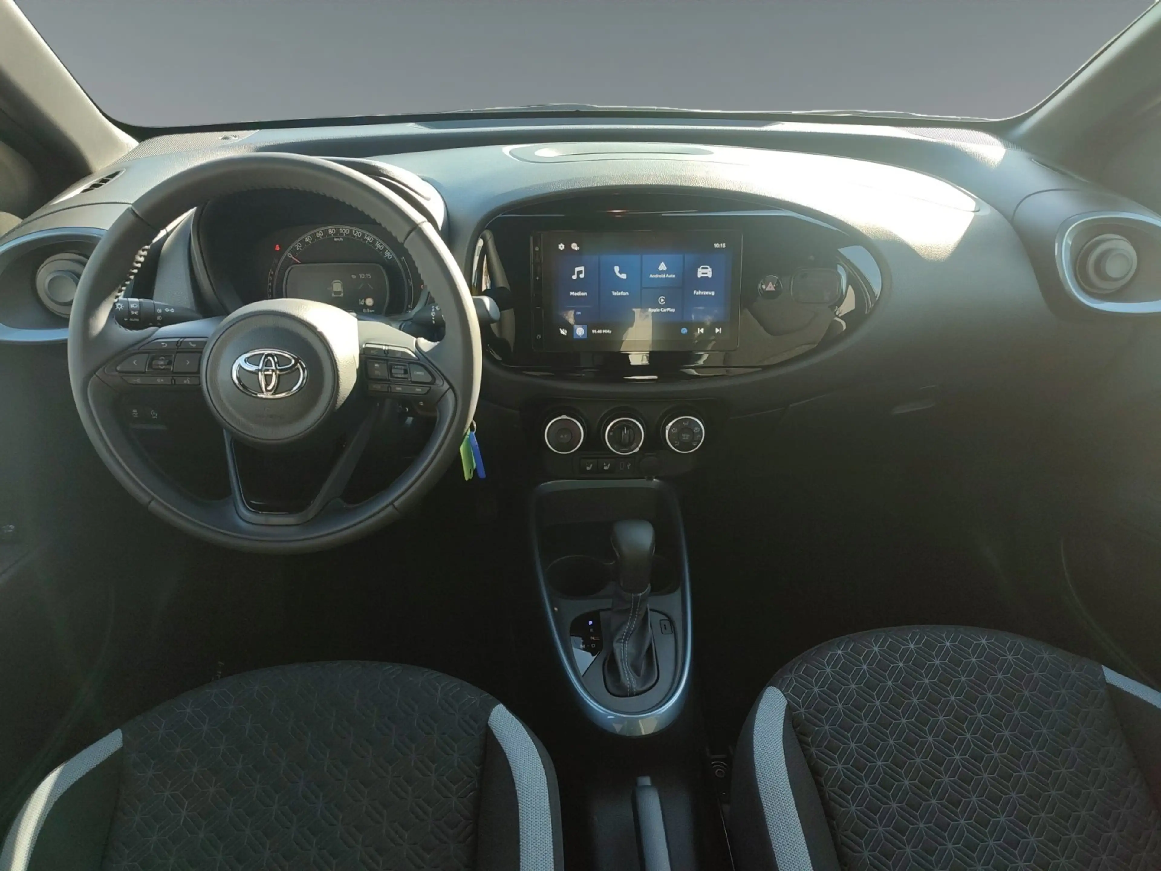 Toyota Aygo X 1.0 Teamplayer CARPLAY*RFK*SHZ*AT* — photo 11