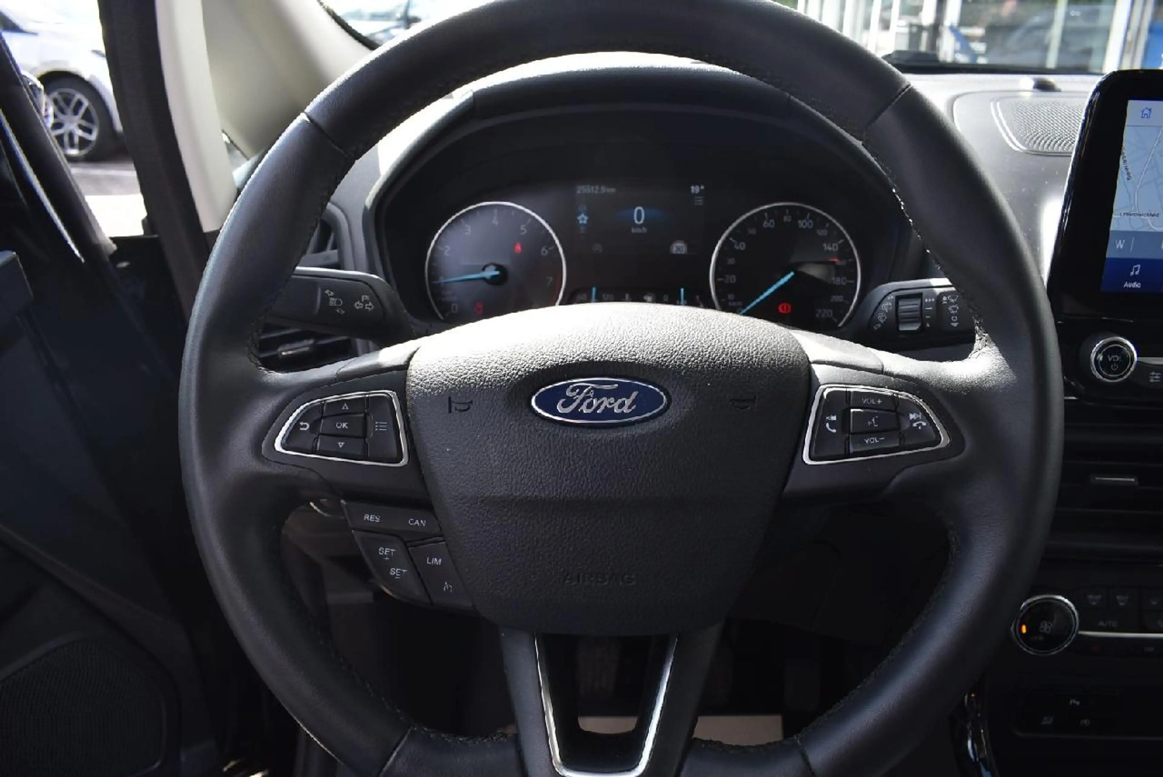 Ford EcoSport Titanium — photo 13