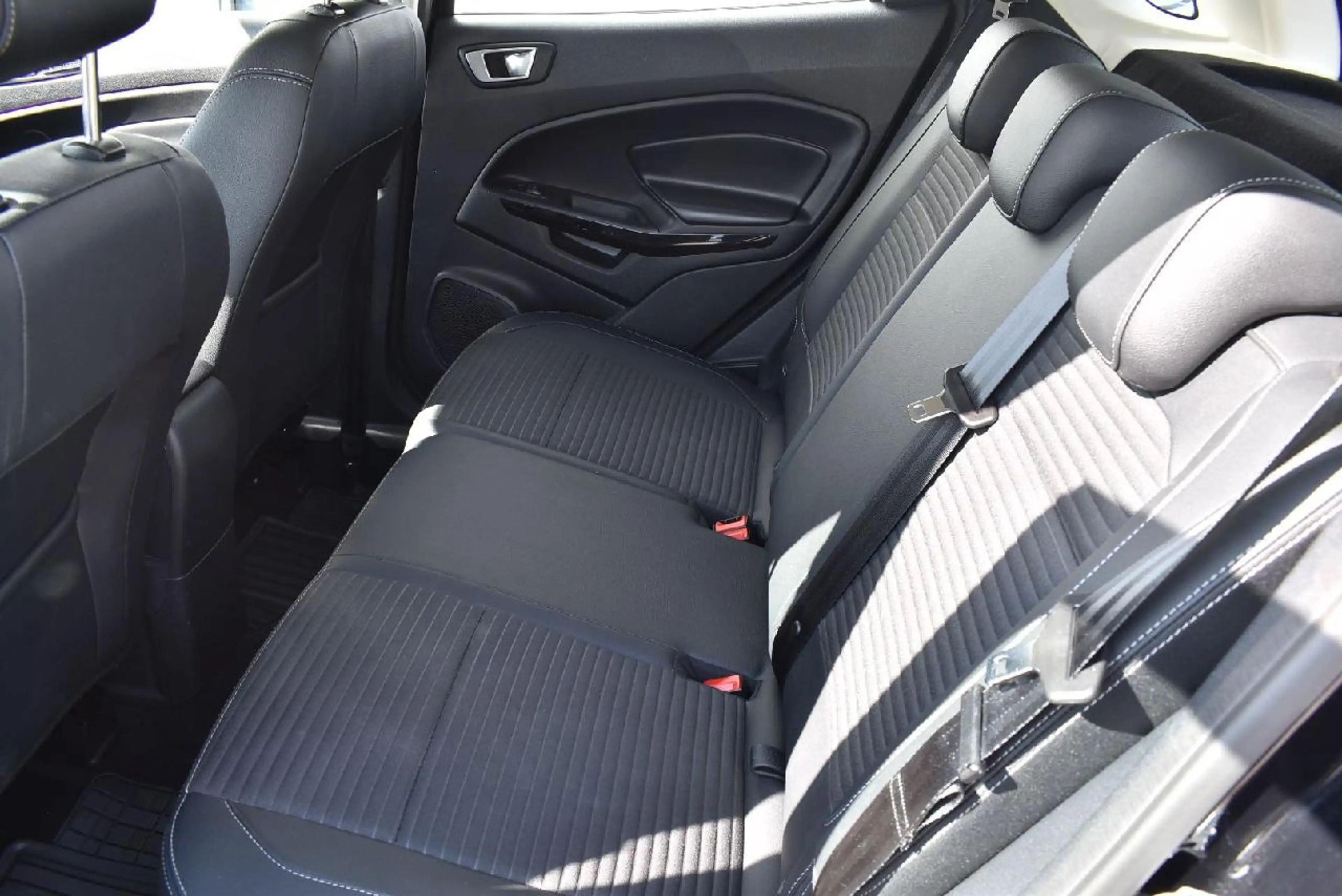 Ford EcoSport Titanium — photo 7
