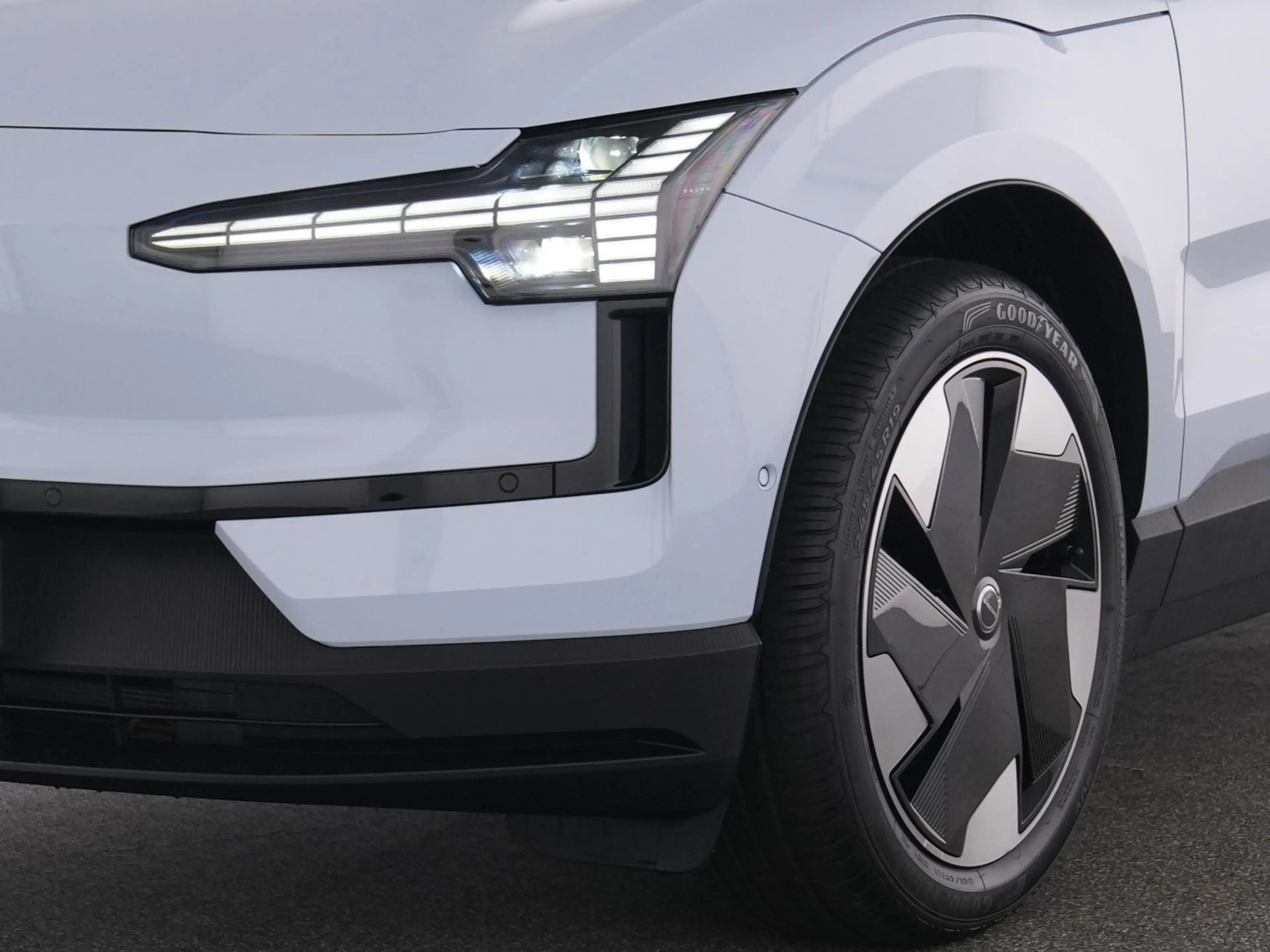 Volvo EX30 PURE ELECTRIC RWD ULTRA WINTERPAK+MEMORY+LM — photo 10
