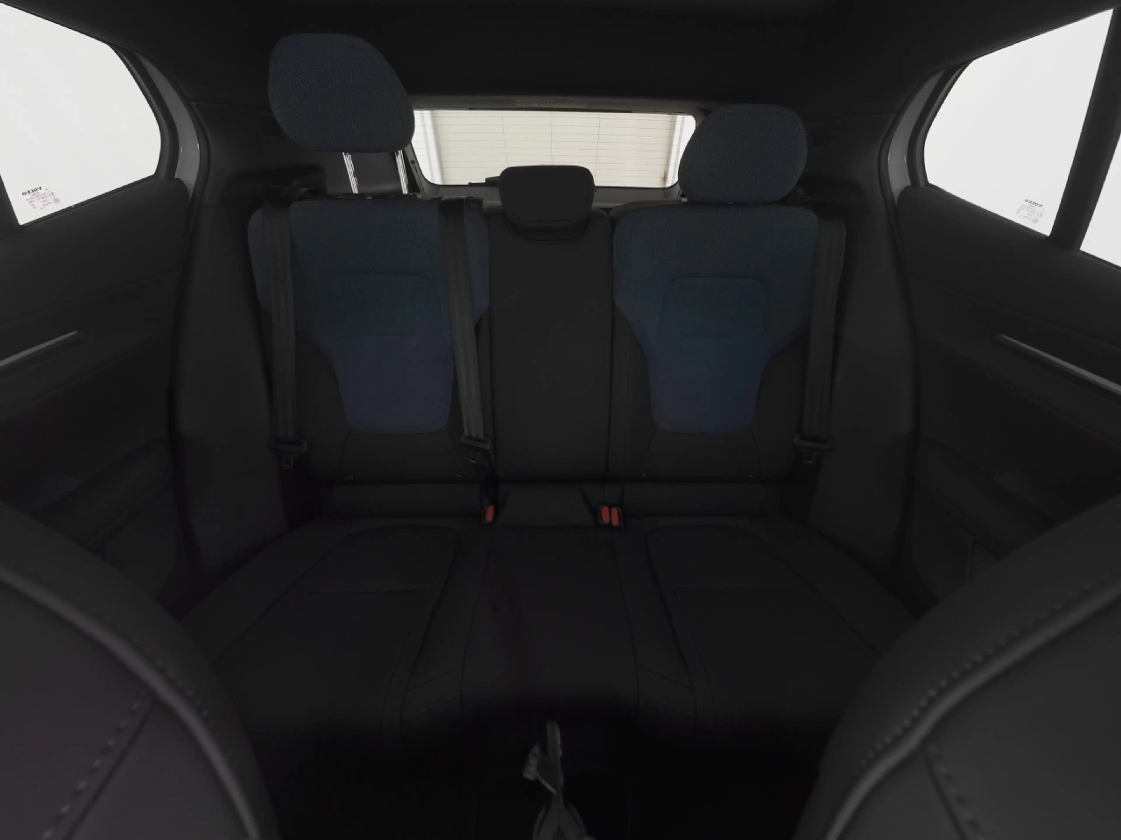 Volvo EX30 PURE ELECTRIC RWD ULTRA WINTERPAK+MEMORY+LM — photo 7