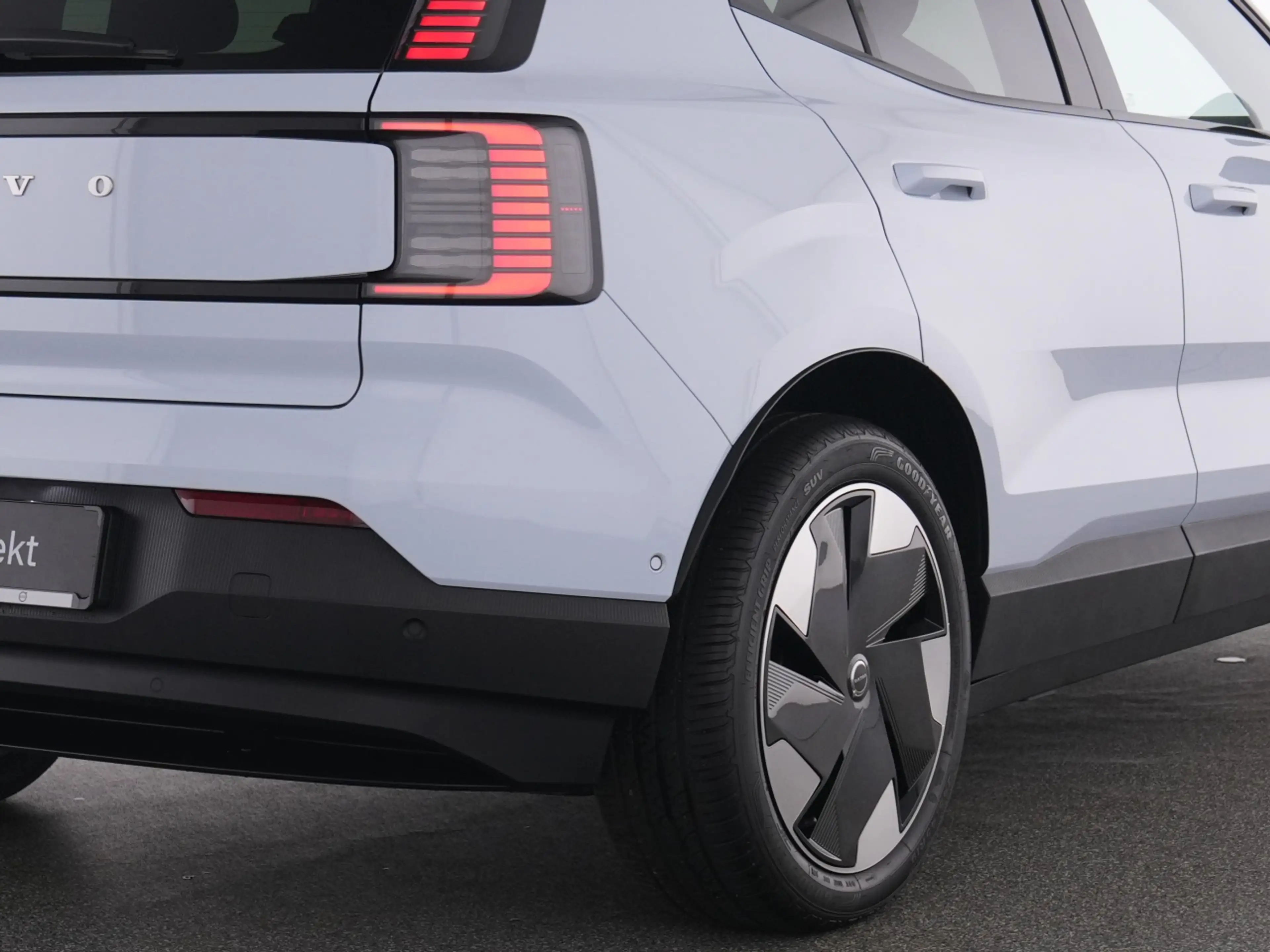 Volvo EX30 PURE ELECTRIC RWD ULTRA WINTERPAK+MEMORY+LM — photo 11