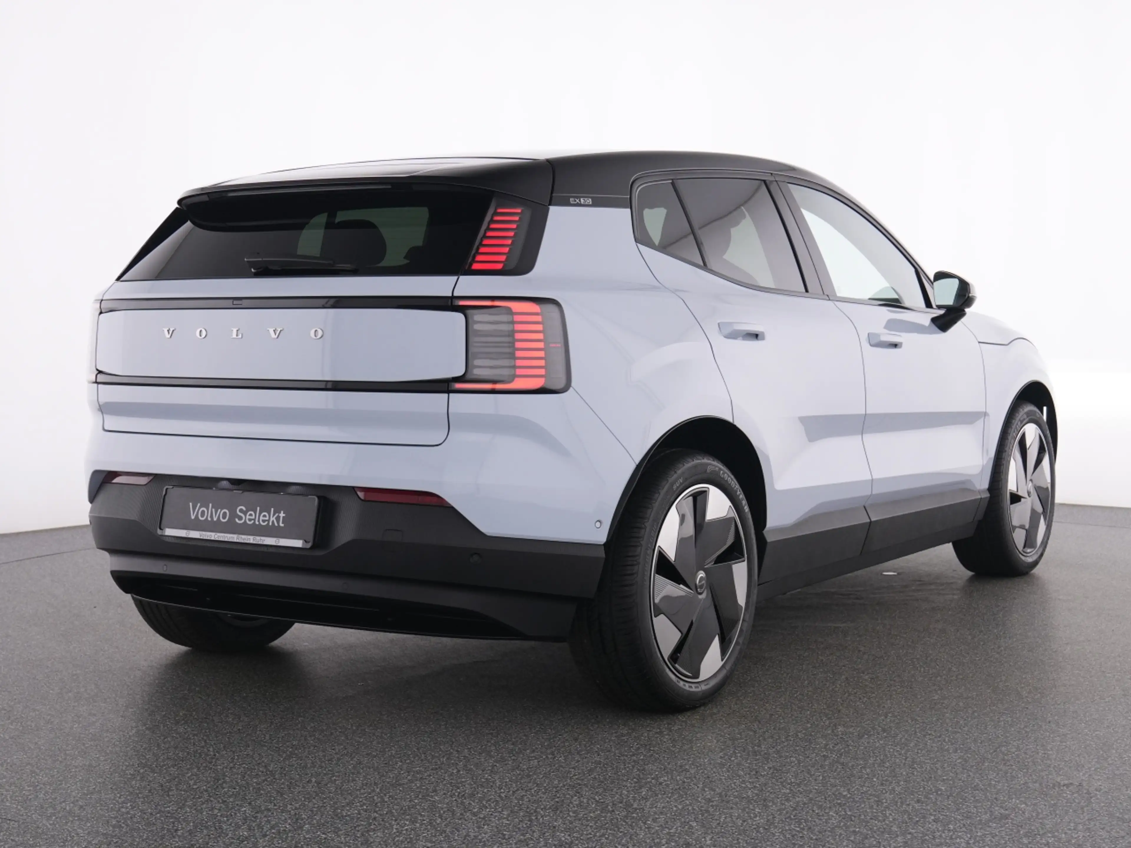 Volvo EX30 PURE ELECTRIC RWD ULTRA WINTERPAK+MEMORY+LM — photo 4