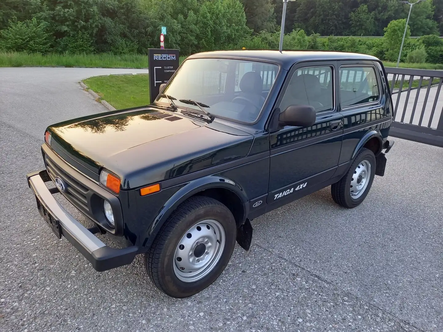 Lada Taiga Lada 4x4 1,7 TAIGA / NIVA  nur 37tkm Zelená - 1
