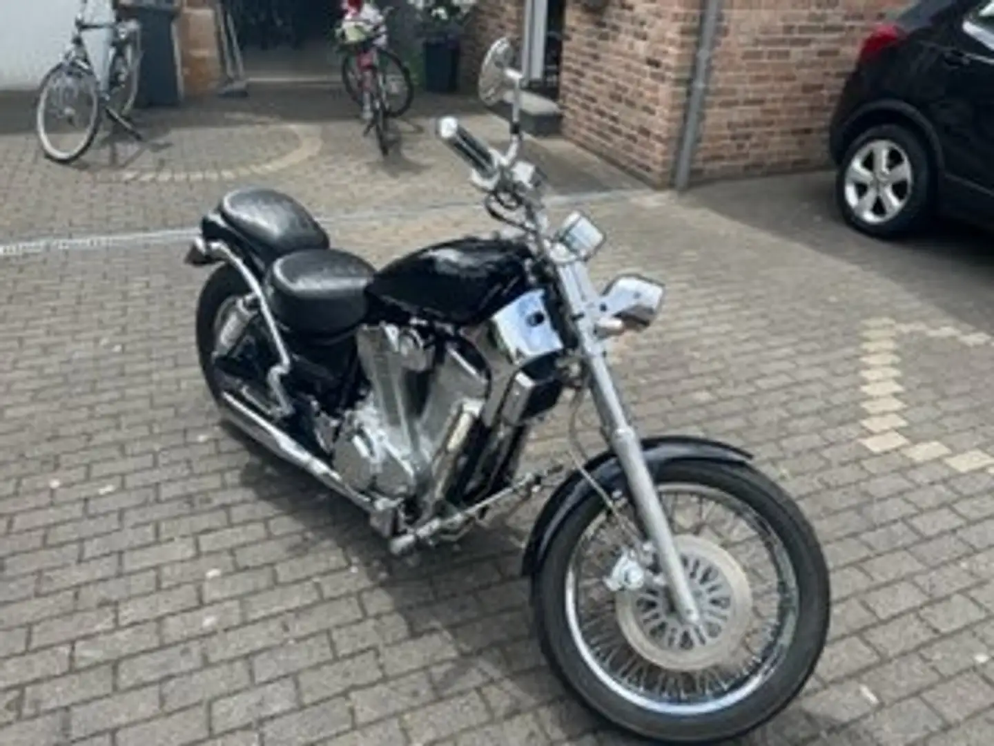 Suzuki VS 1400 Top Optik mit ordentlich Dampf Nero - 1