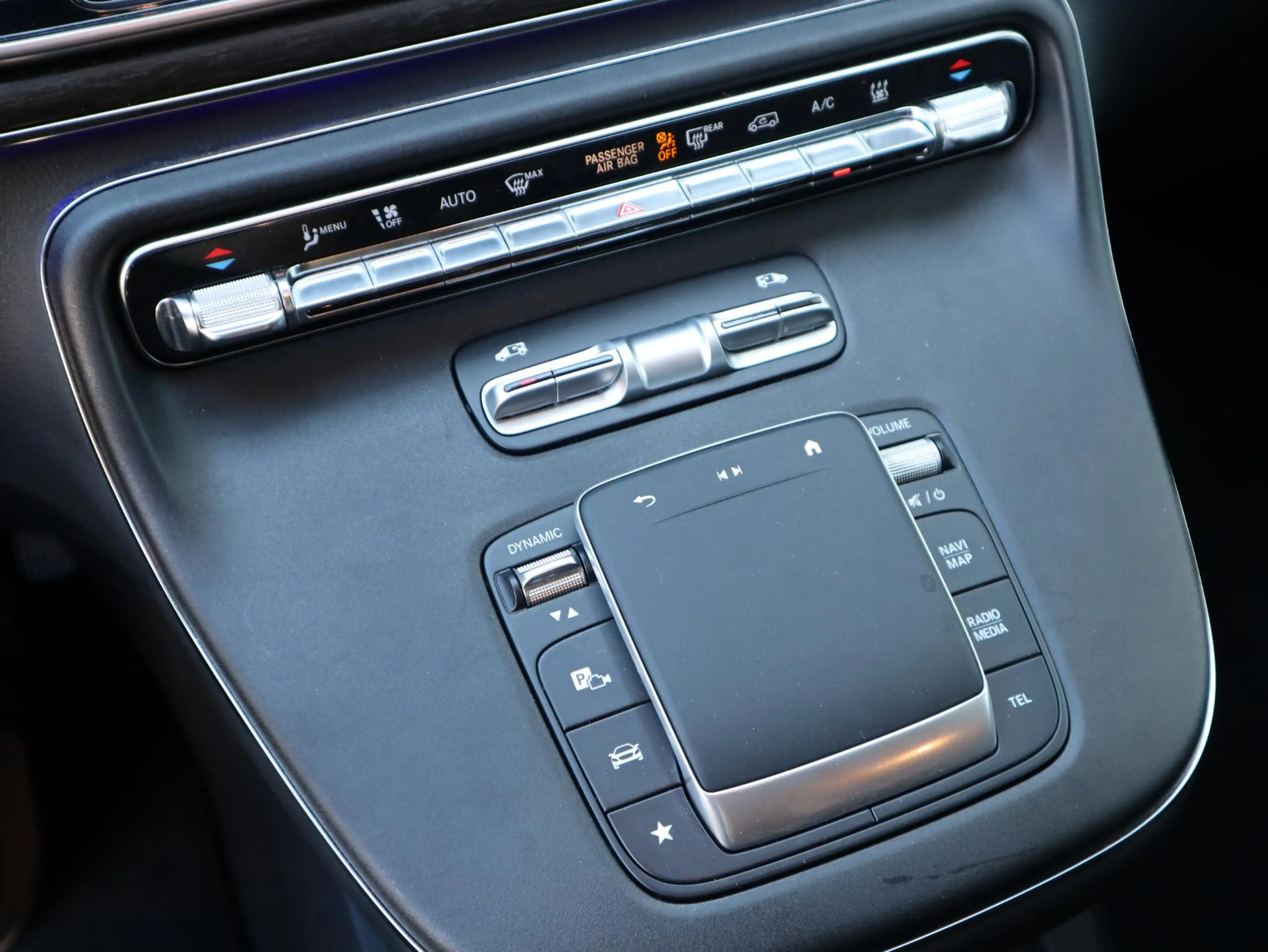 Mercedes-Benz EQV 300 90 kWh Avantgarge AMG - 8 Pers - elc. schuif — photo 15