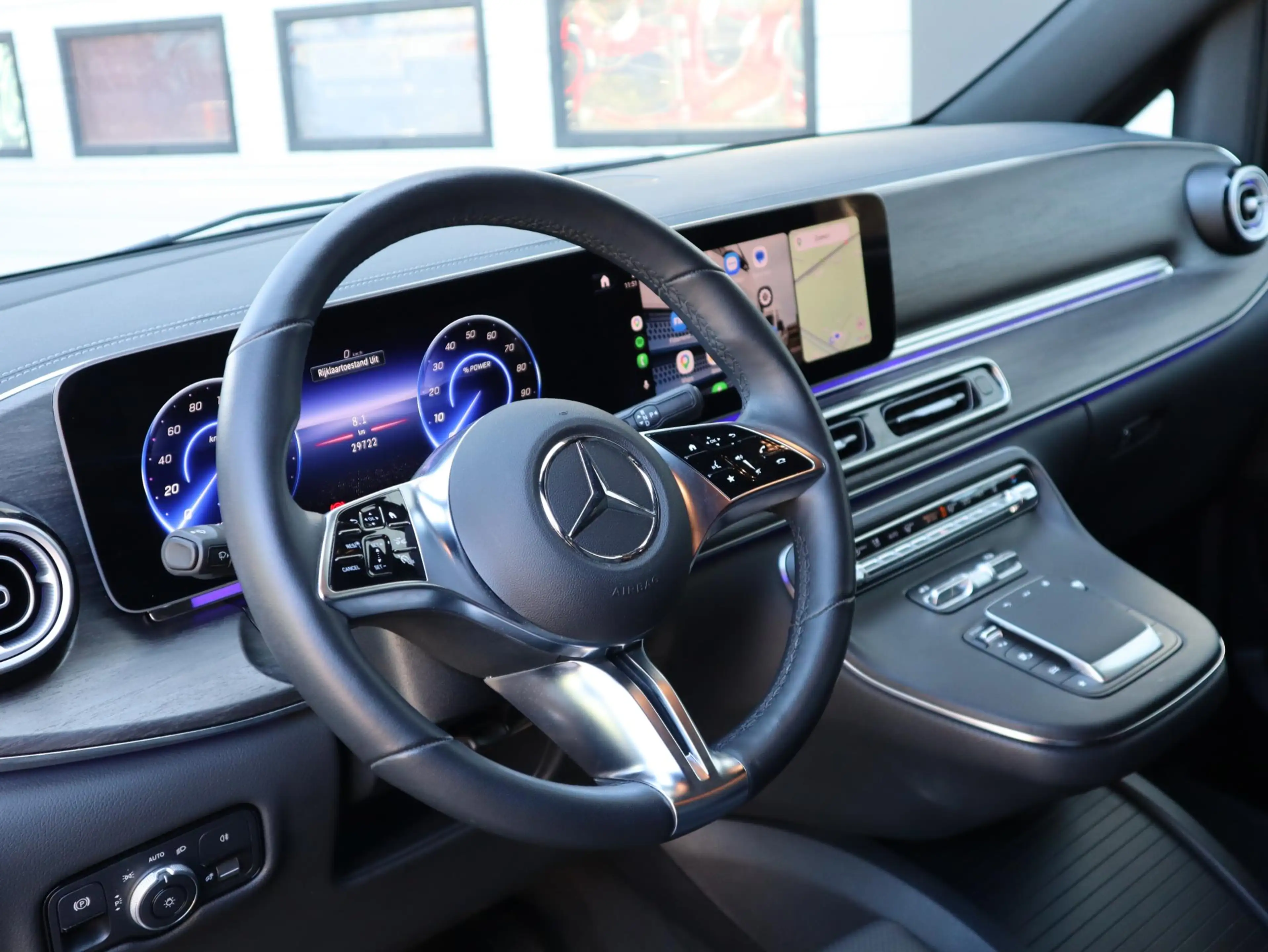 Mercedes-Benz EQV 300 90 kWh Avantgarge AMG - 8 Pers - elc. schuif — photo 4