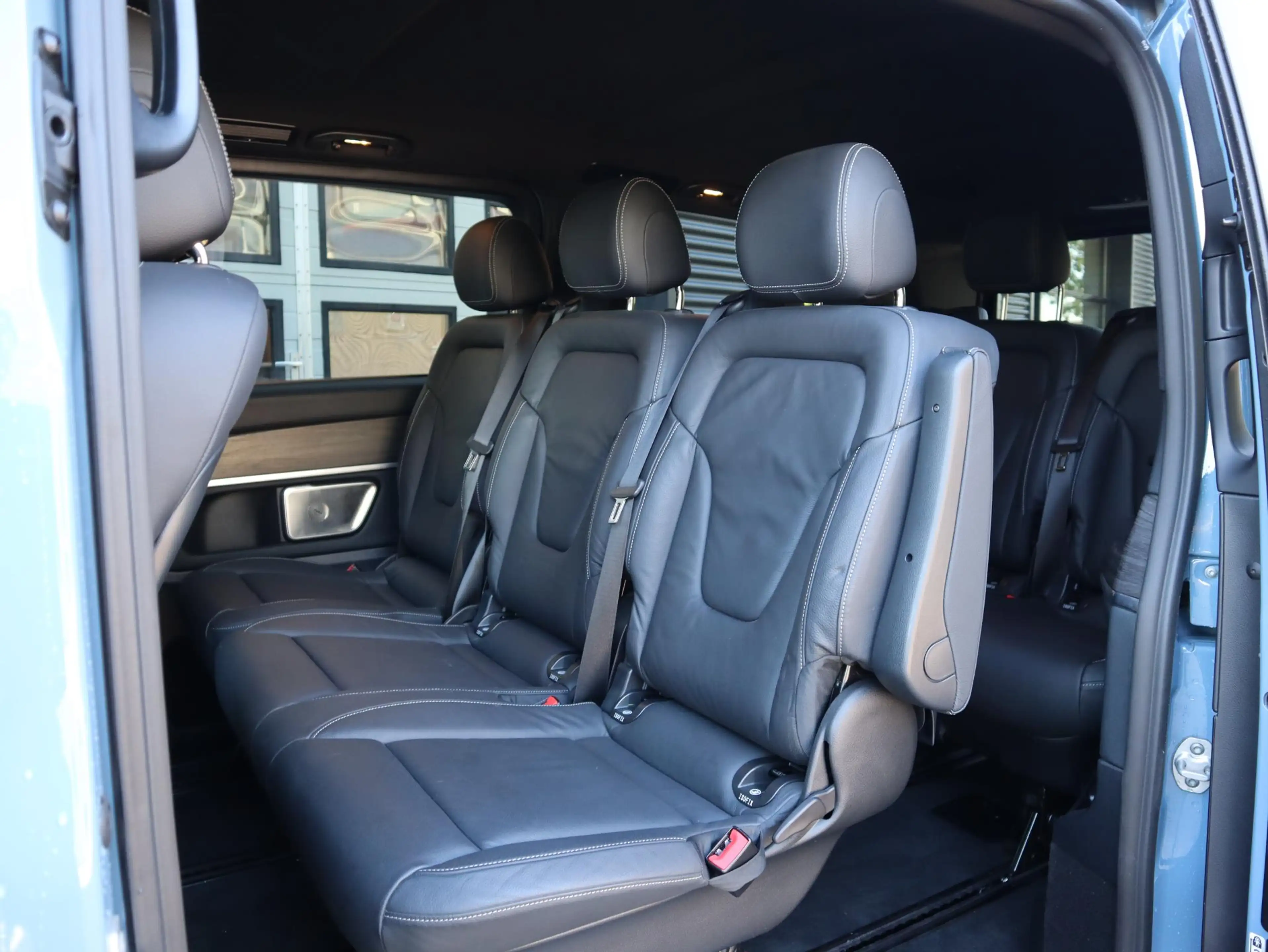 Mercedes-Benz EQV 300 90 kWh Avantgarge AMG - 8 Pers - elc. schuif — photo 13