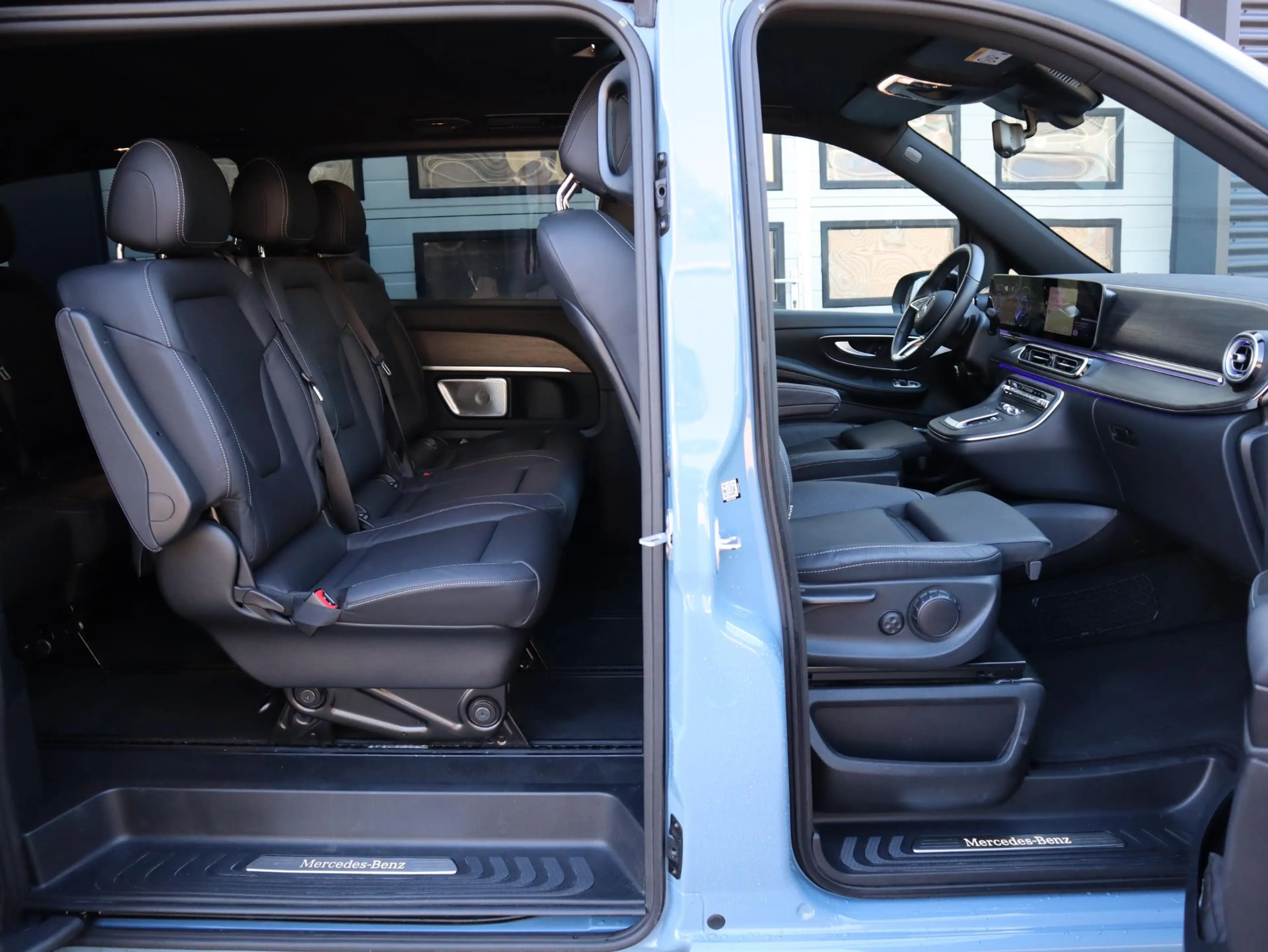 Mercedes-Benz EQV 300 90 kWh Avantgarge AMG - 8 Pers - elc. schuif — photo 10