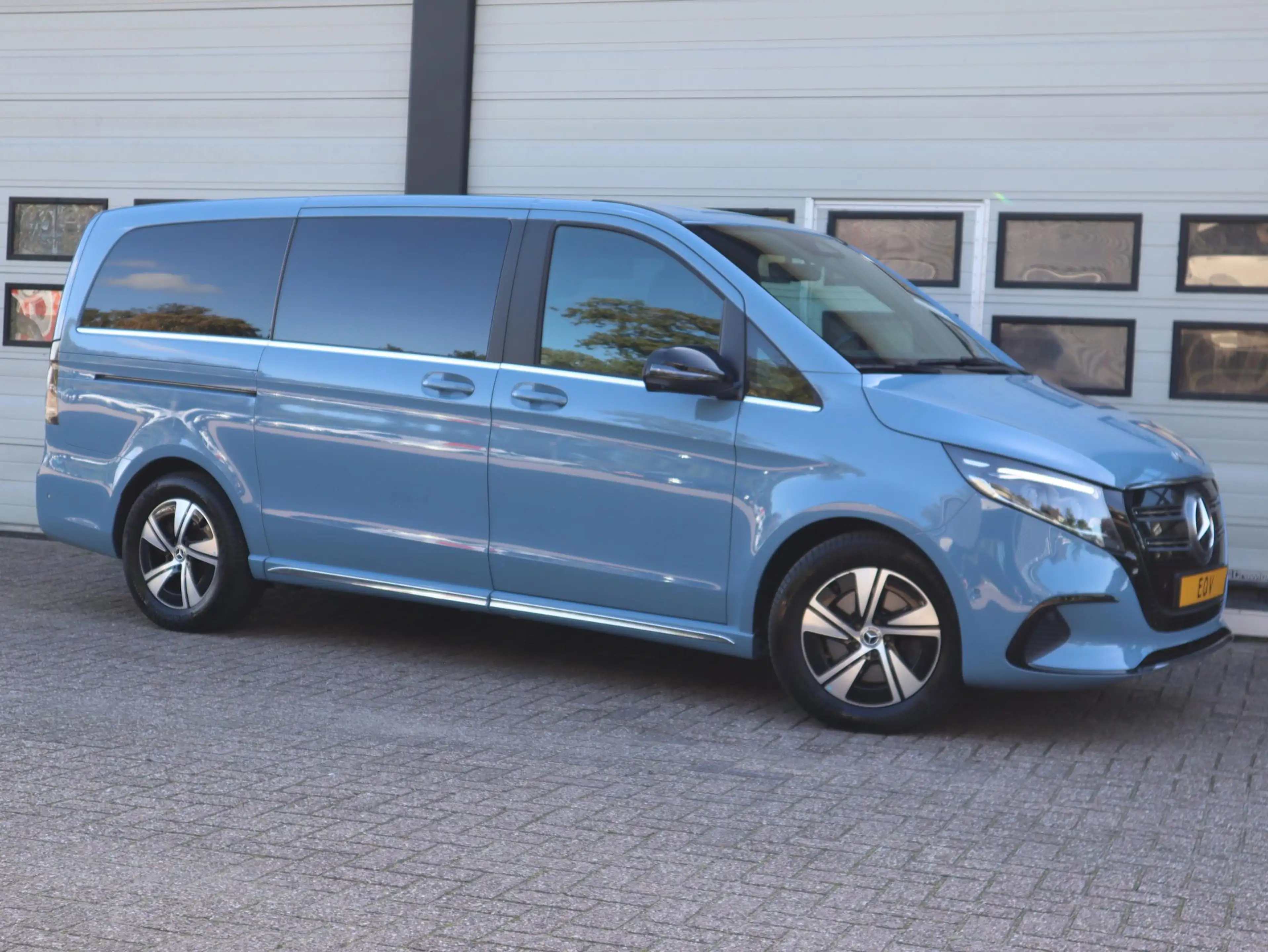 Mercedes-Benz EQV 300 90 kWh Avantgarge AMG - 8 Pers - elc. schuif — photo 7