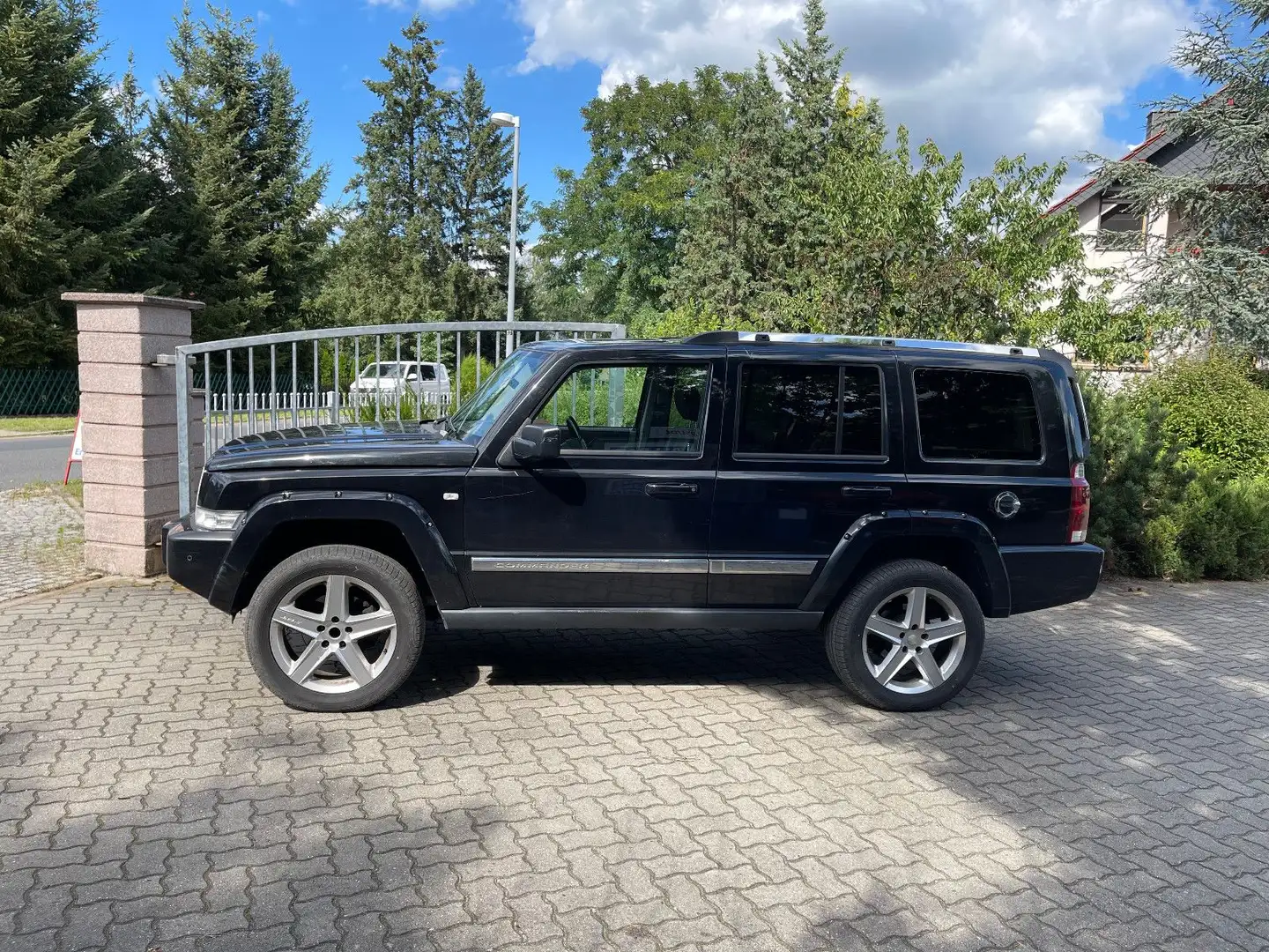 Jeep Commander Overland 3.0 CRD Autom. Negru - 2