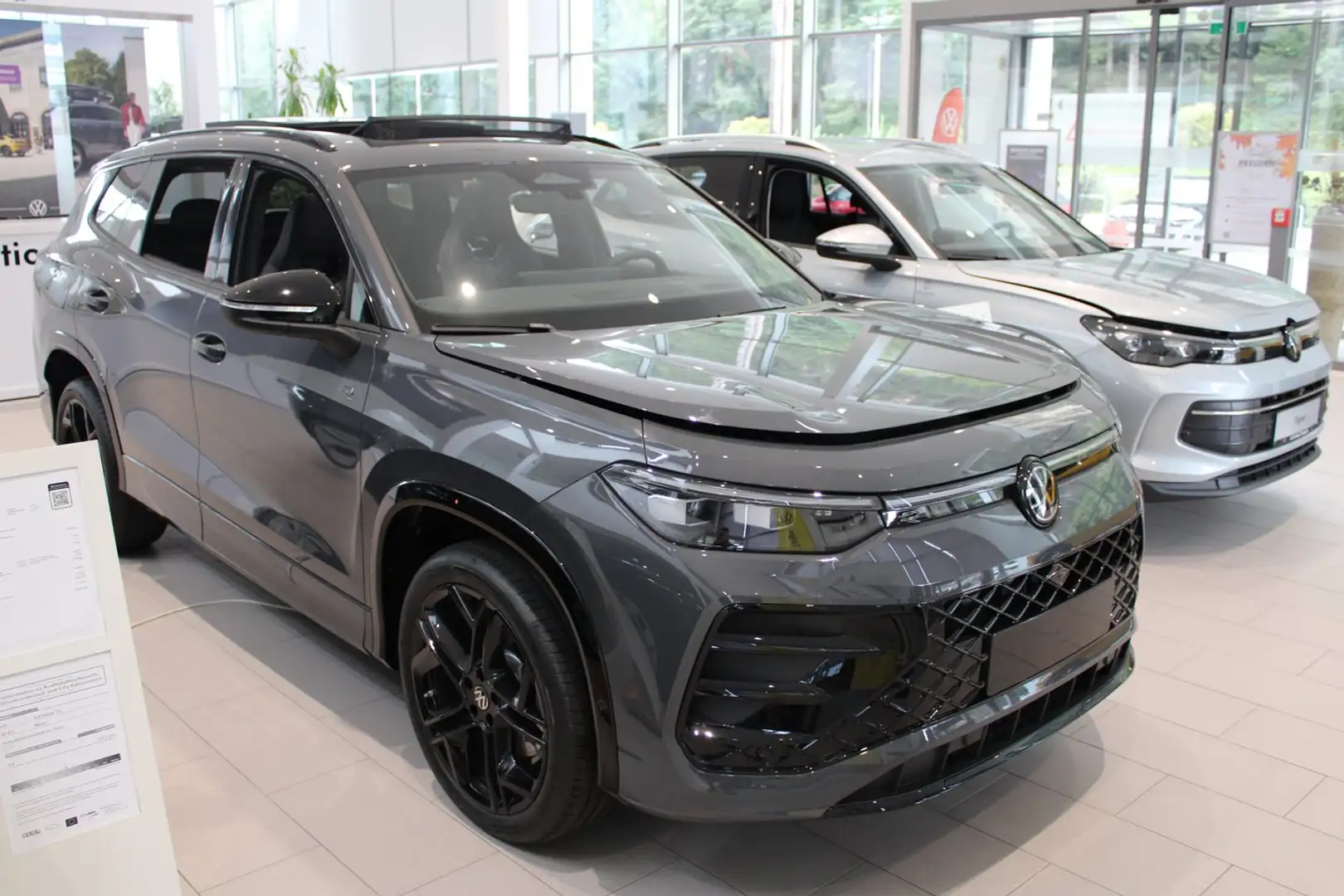 Volkswagen Tayron Sport eHybrid DSG 150kW Grau - 1
