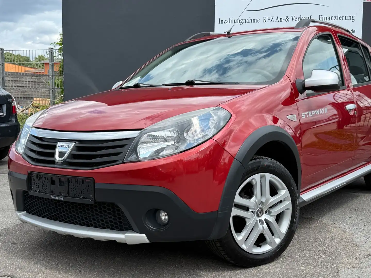 Dacia Sandero 1.6 Stepway *8FACH*KLIMA*HU/AU*EL.FH* Červená - 2