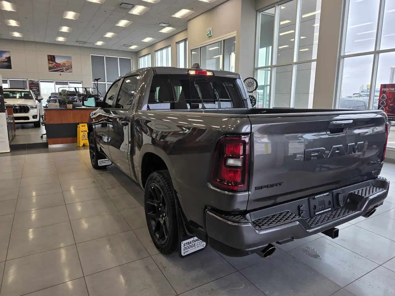 RAM 1500 снимка RAM 1500
