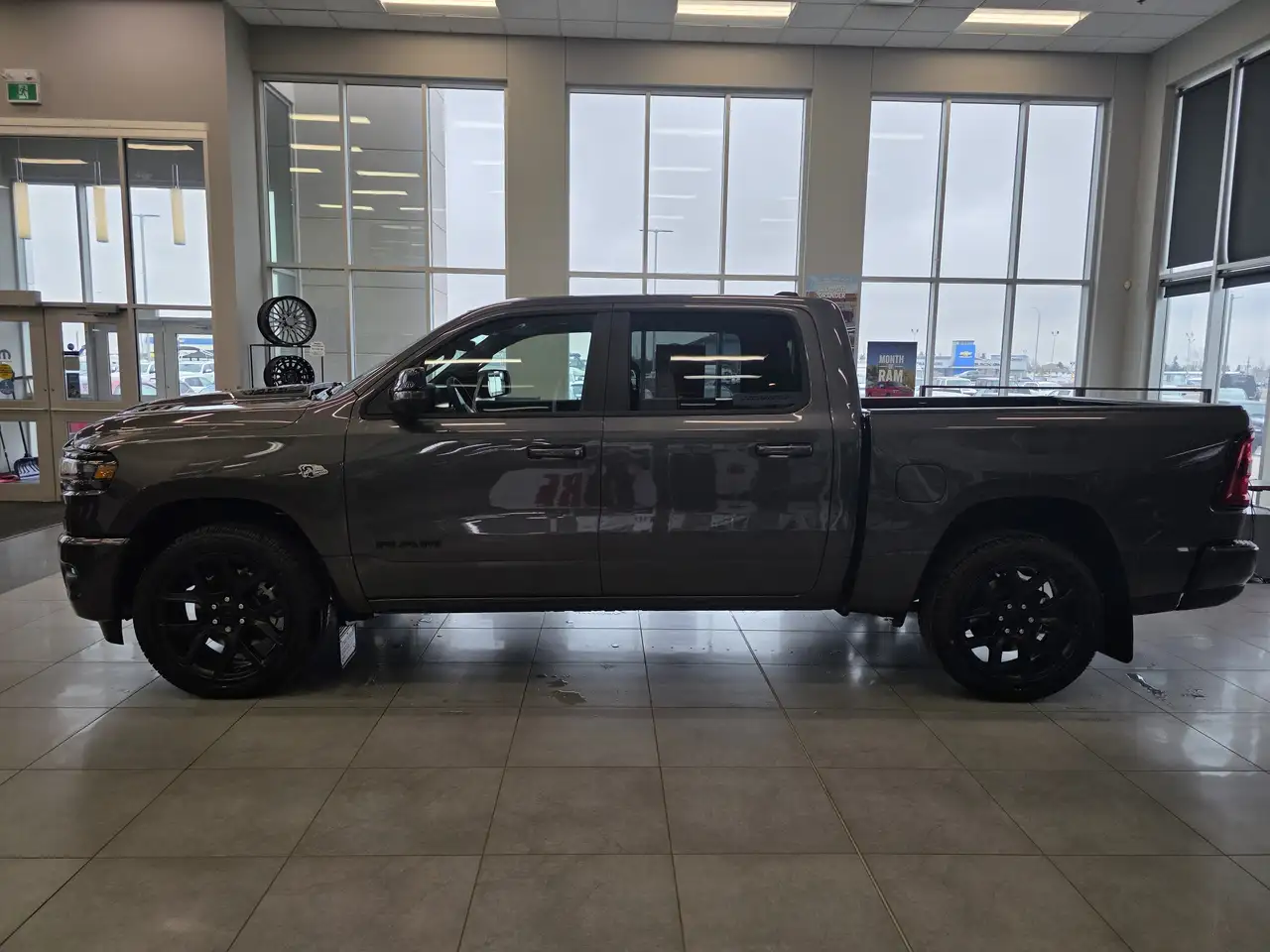 RAM 1500 снимка RAM 1500