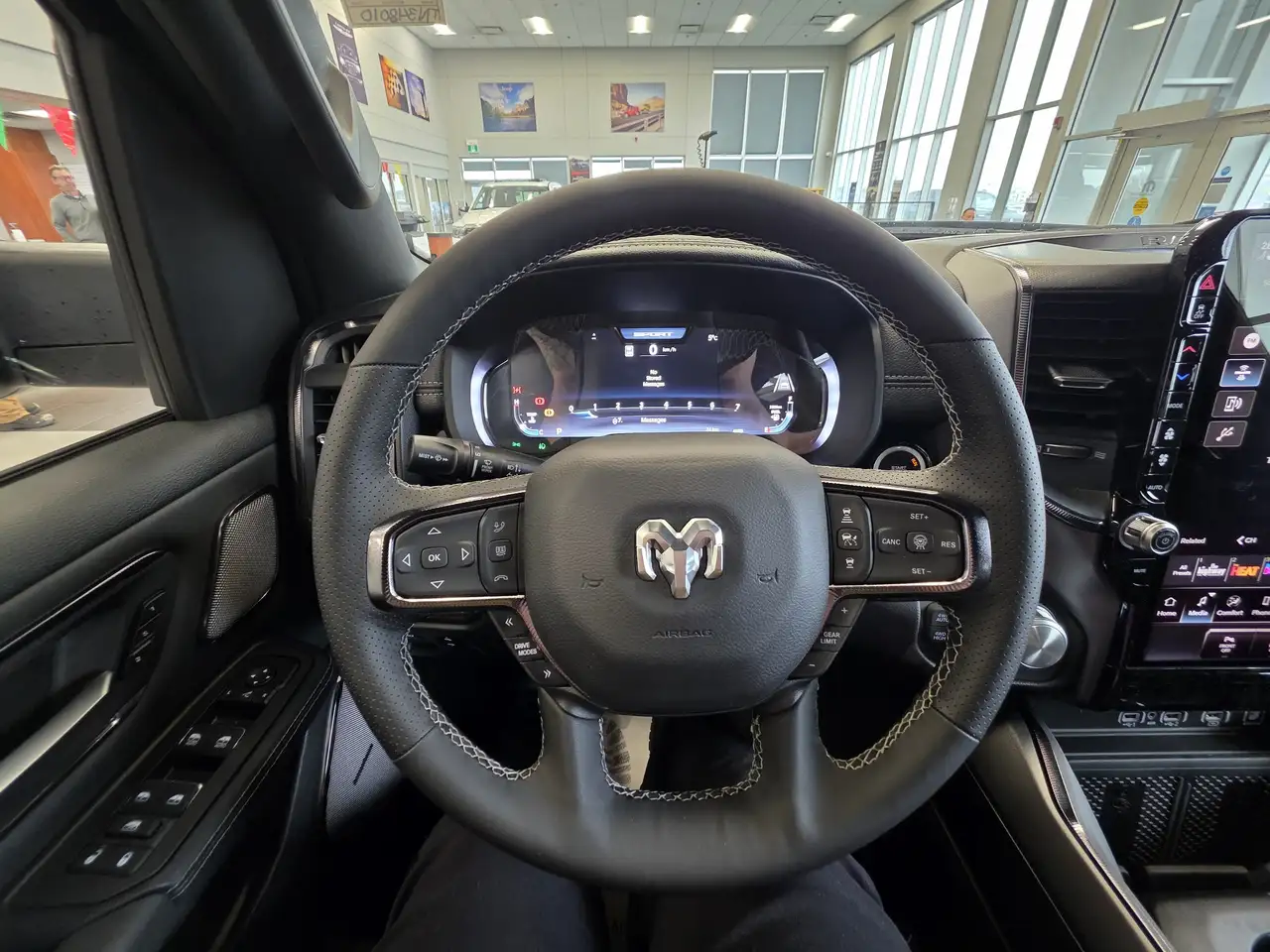 RAM 1500 снимка RAM 1500