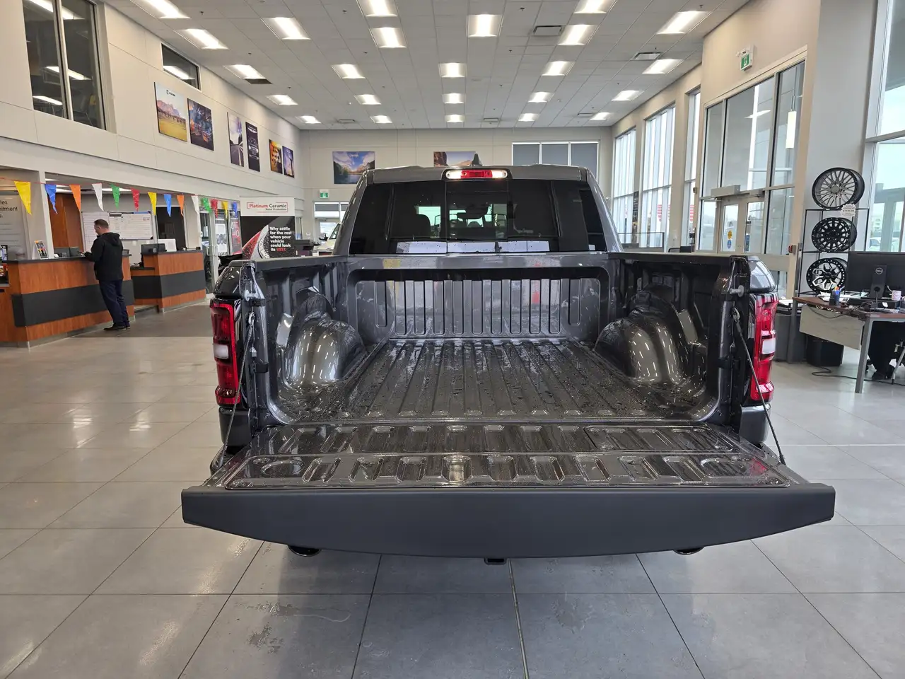 RAM 1500 снимка RAM 1500