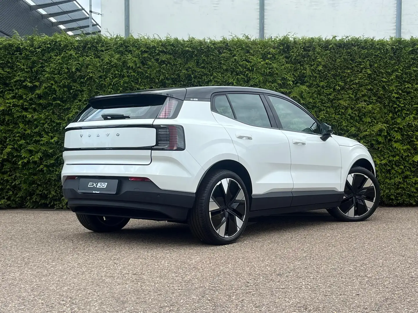 Volvo EX30 Single Motor Extended Range Plus 69 kWh | 20 inch Wit - 2