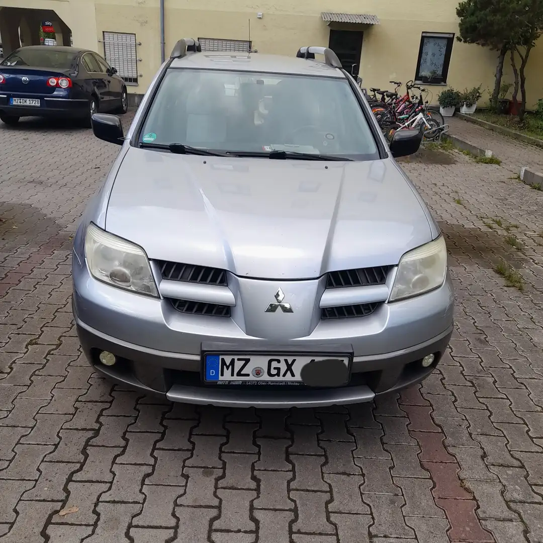Mitsubishi Outlander Outlander 2.0 Comfort Argintiu - 1