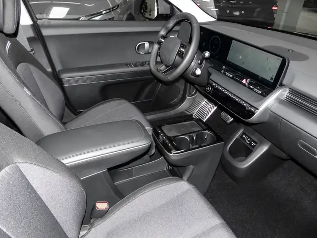 Hyundai Ioniq 5 view 4
