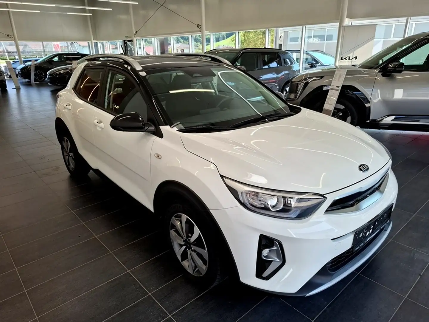 Kia Stonic 1,0 TGDI GPF ISG Silber Bianco - 2