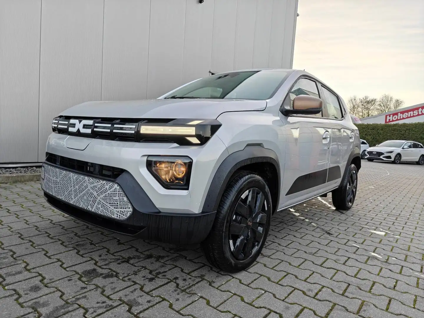 Dacia Spring Extreme Electric Extreme*Navi*PDC*Cam* 48 kW (6... Grau - 1