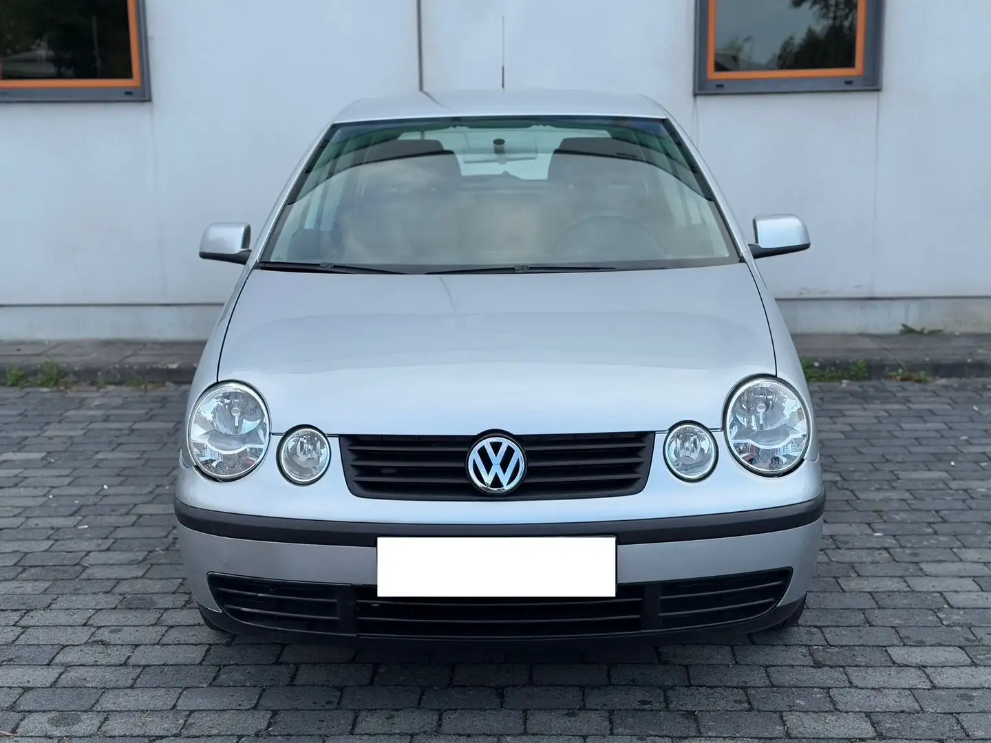 Volkswagen Polo 1.2 Comfortline Plateado - 1