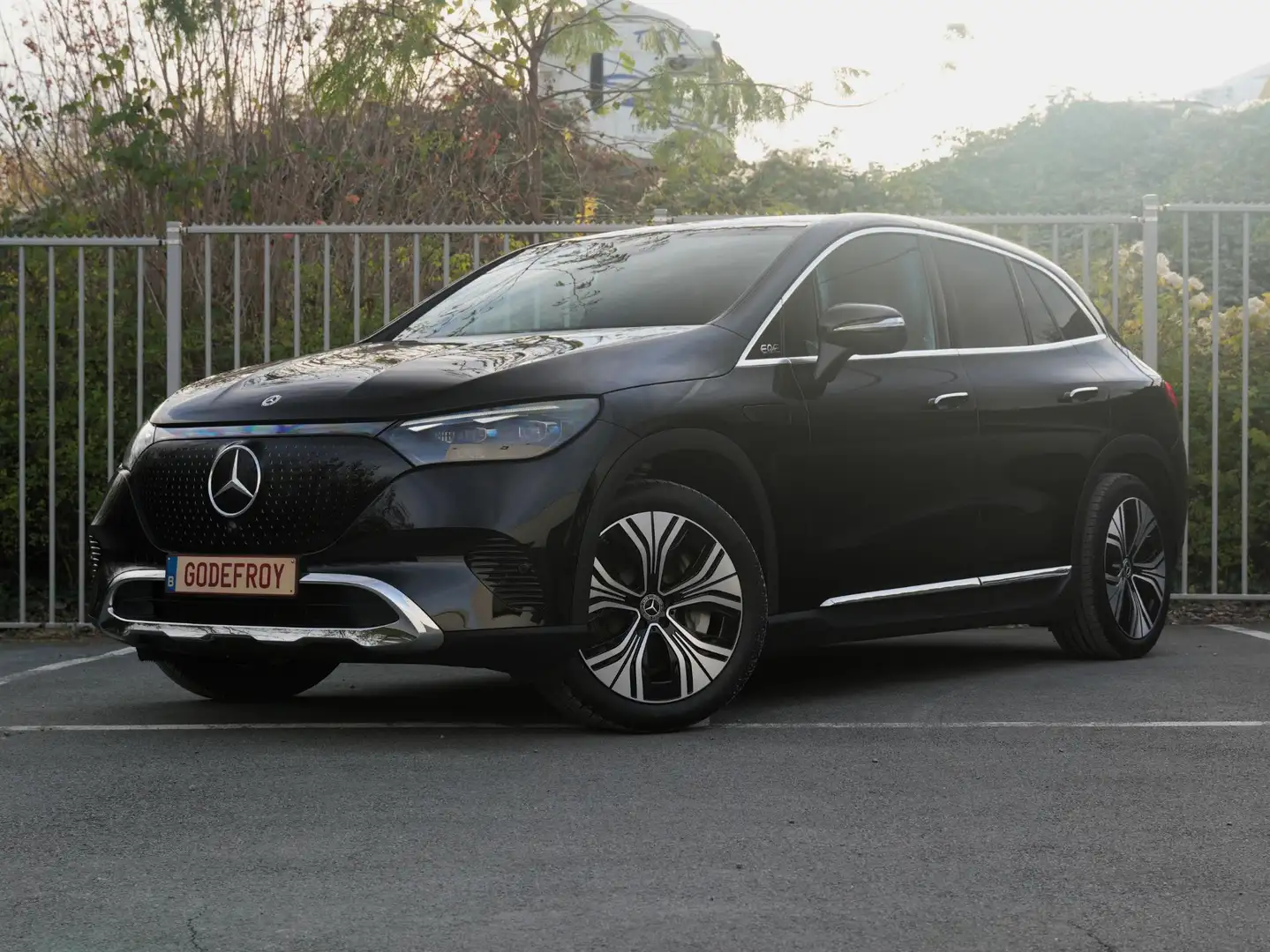 Mercedes-Benz EQE 300 EQE SUV Černá - 2