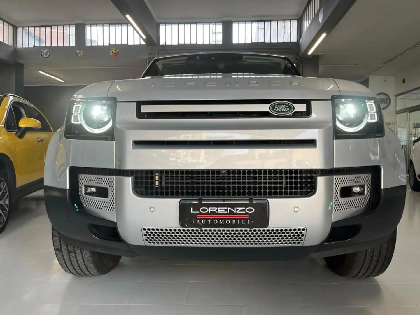 Land Rover Defender 3.0d i6 mhev X-Dynamic HSE awd 250cv auto Grigio - 2