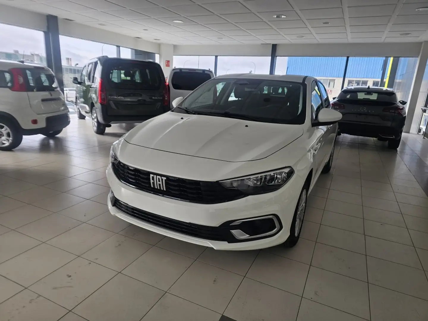 Fiat Tipo Sedán 1.6 Multijet 130 Weiß - 2