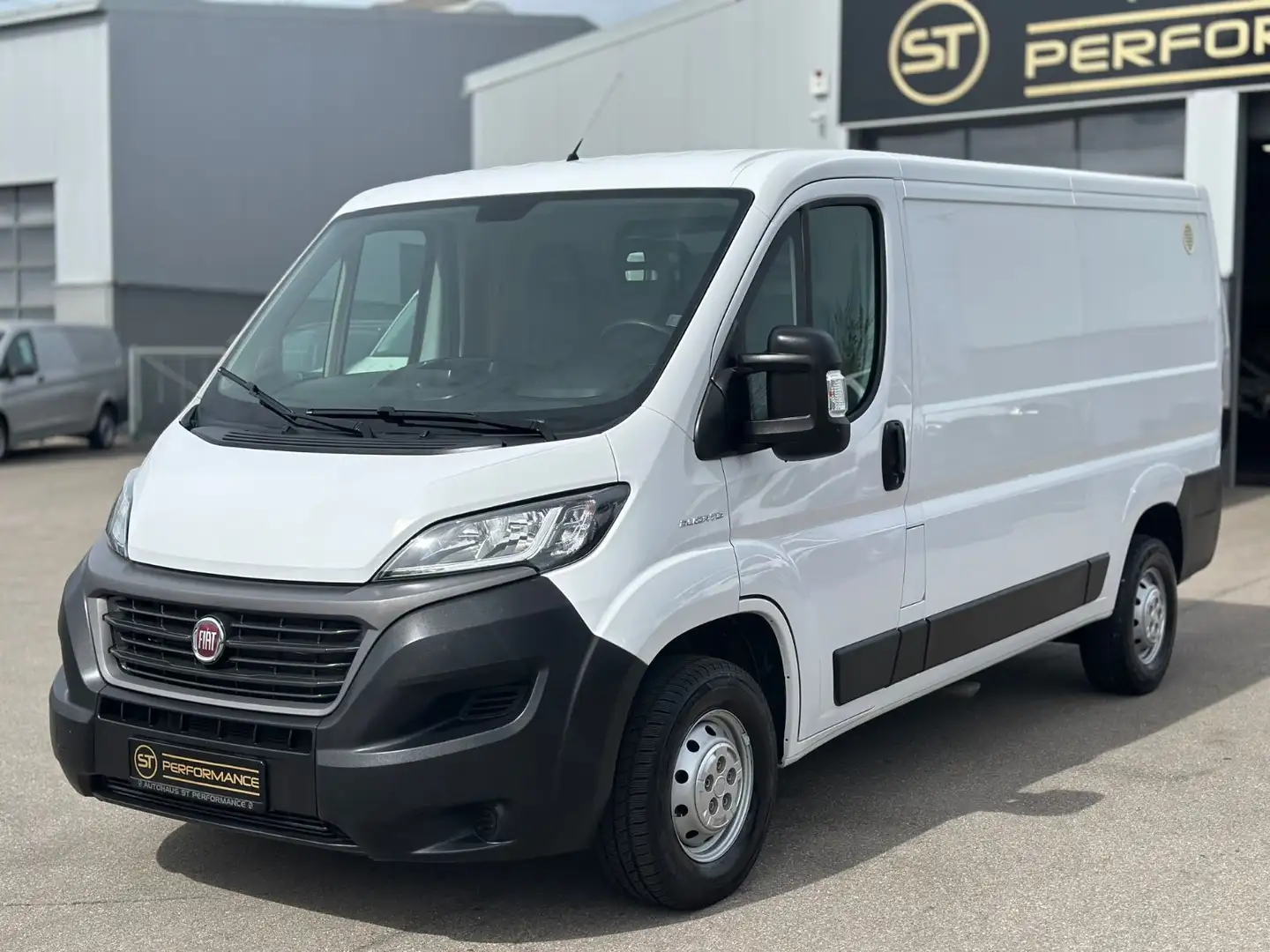 Fiat Ducato 33 120 L2H1 KLIMA STANDHEIZUNG AHK 1HAND Weiß - 1