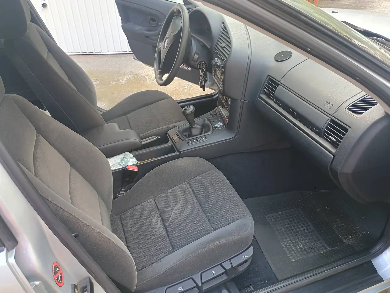 BMW 320i c/2airbag cat., foto 5