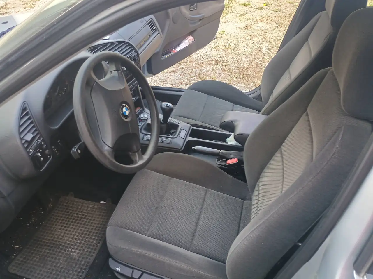 BMW 320i c/2airbag cat., foto 4
